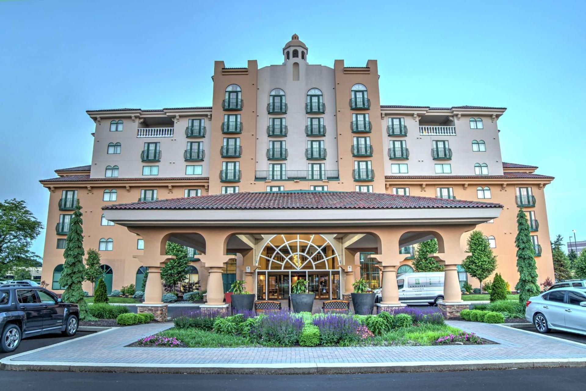 Embassy Suites by Hilton Indianapolis North photo 2