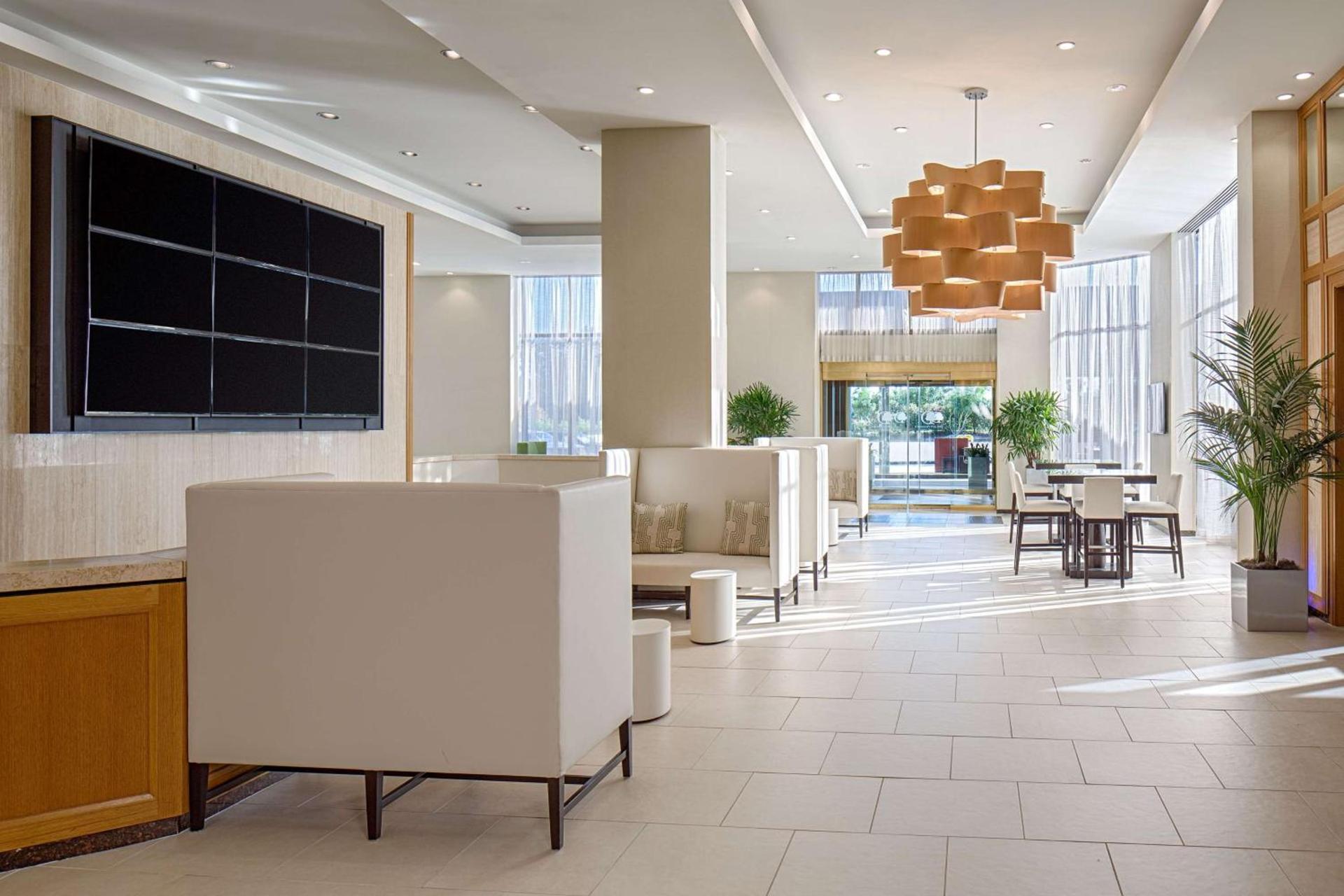 DoubleTree by Hilton Hotel Houston Greenway Plaza photo 5