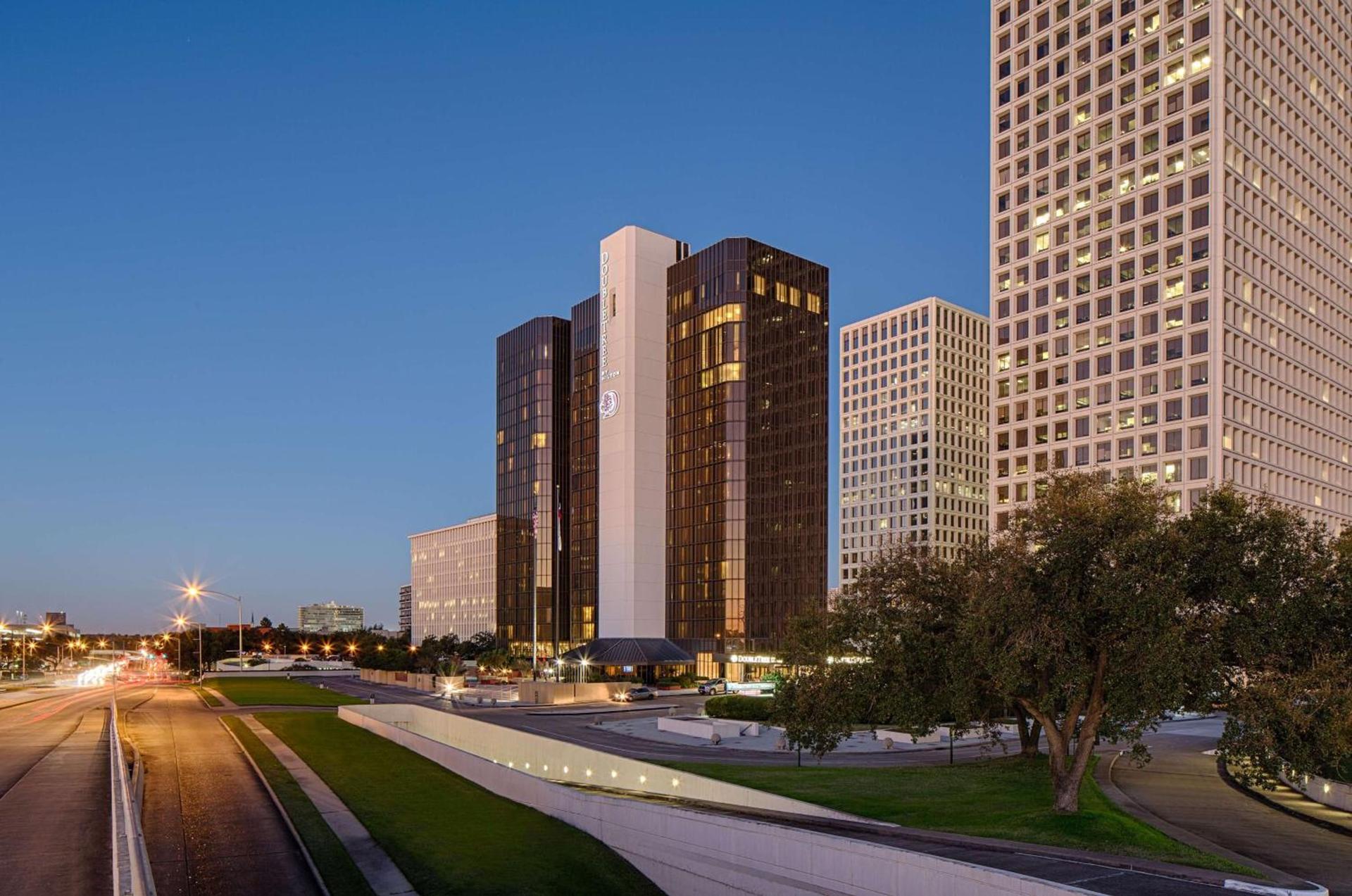 DoubleTree by Hilton Hotel Houston Greenway Plaza photo 1