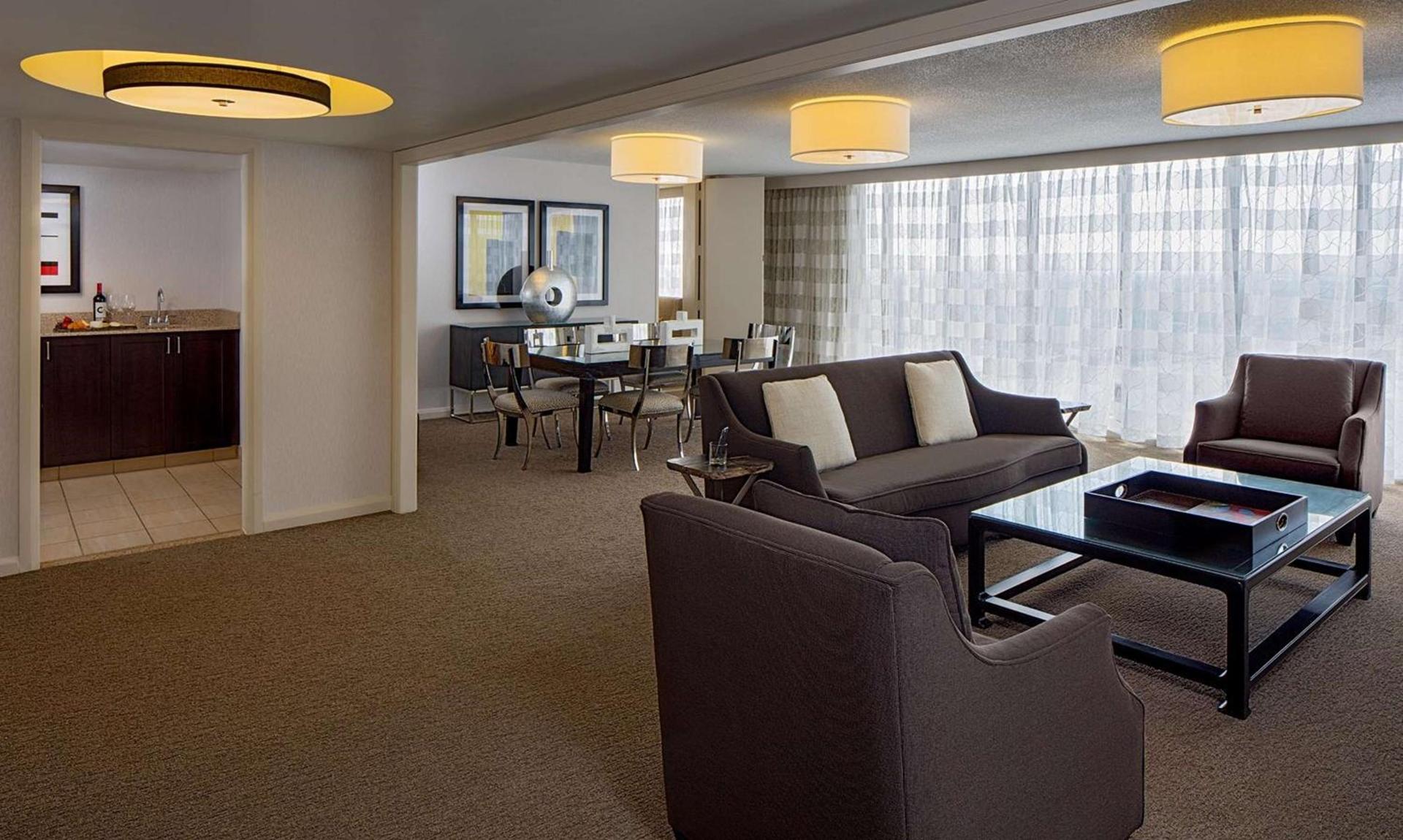 DoubleTree by Hilton Hotel Houston Greenway Plaza photo 17