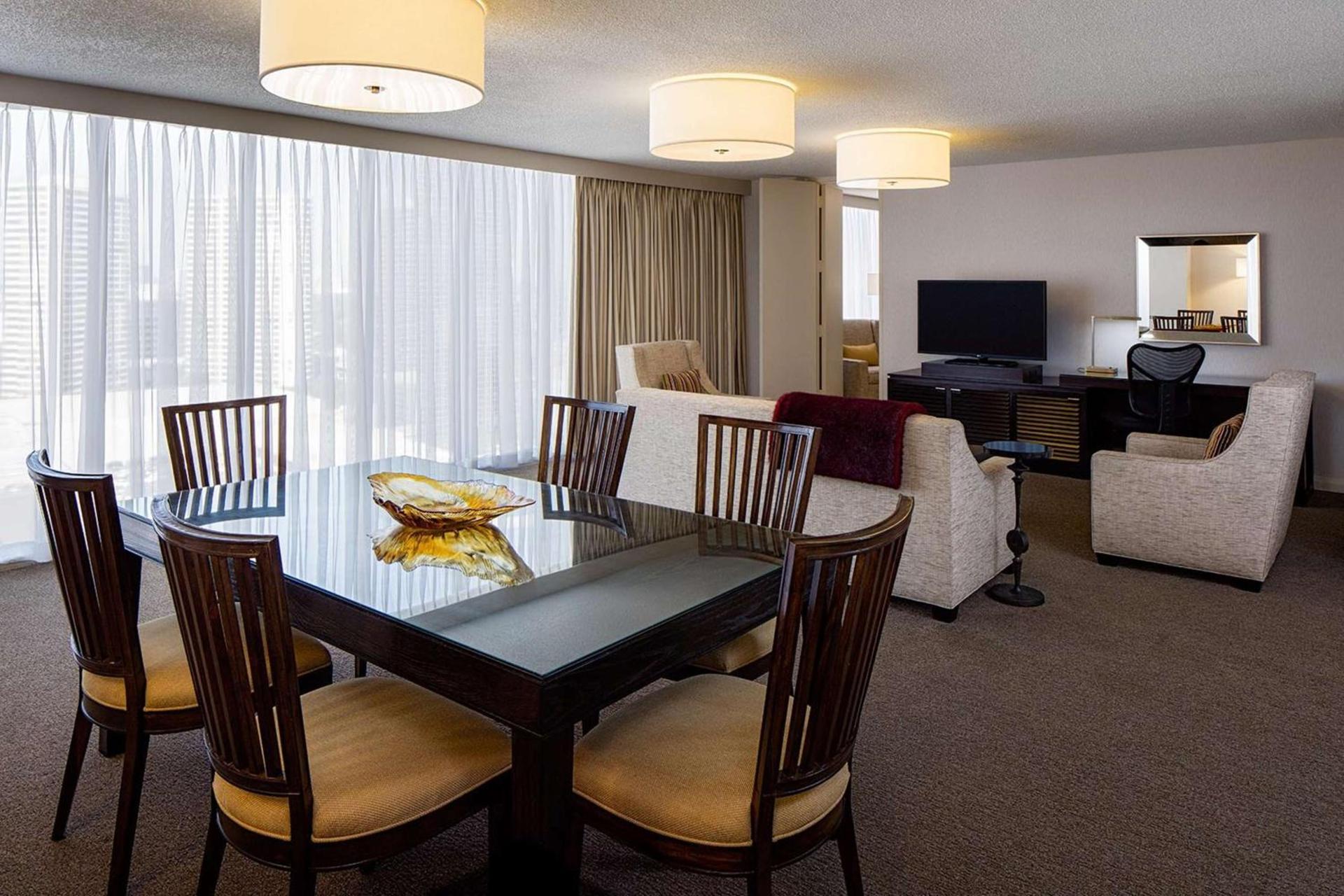 DoubleTree by Hilton Hotel Houston Greenway Plaza photo 25