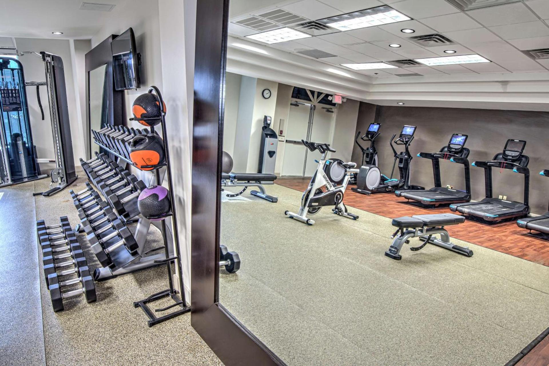 Embassy Suites by Hilton Indianapolis North photo 10