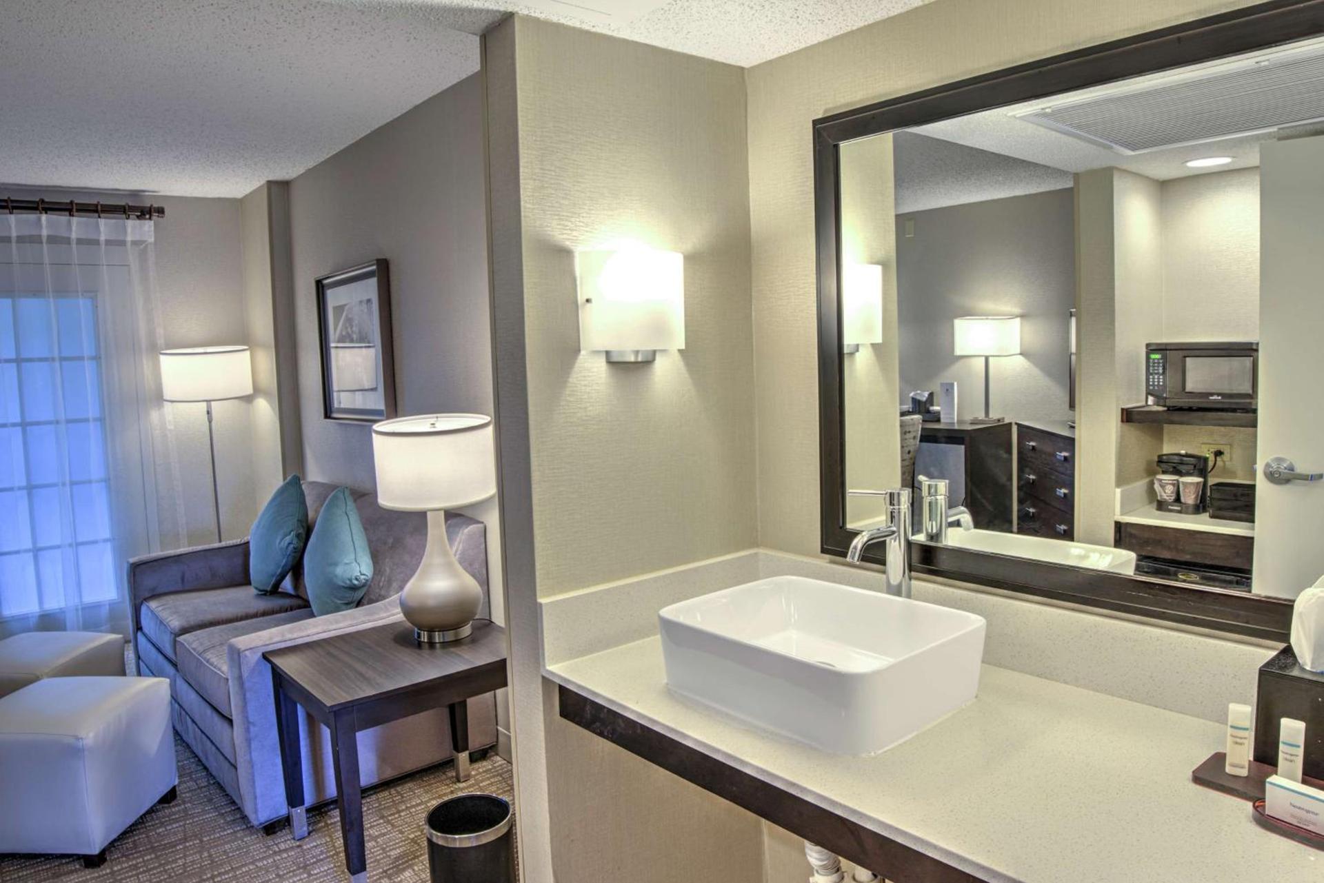Embassy Suites by Hilton Indianapolis North photo 14