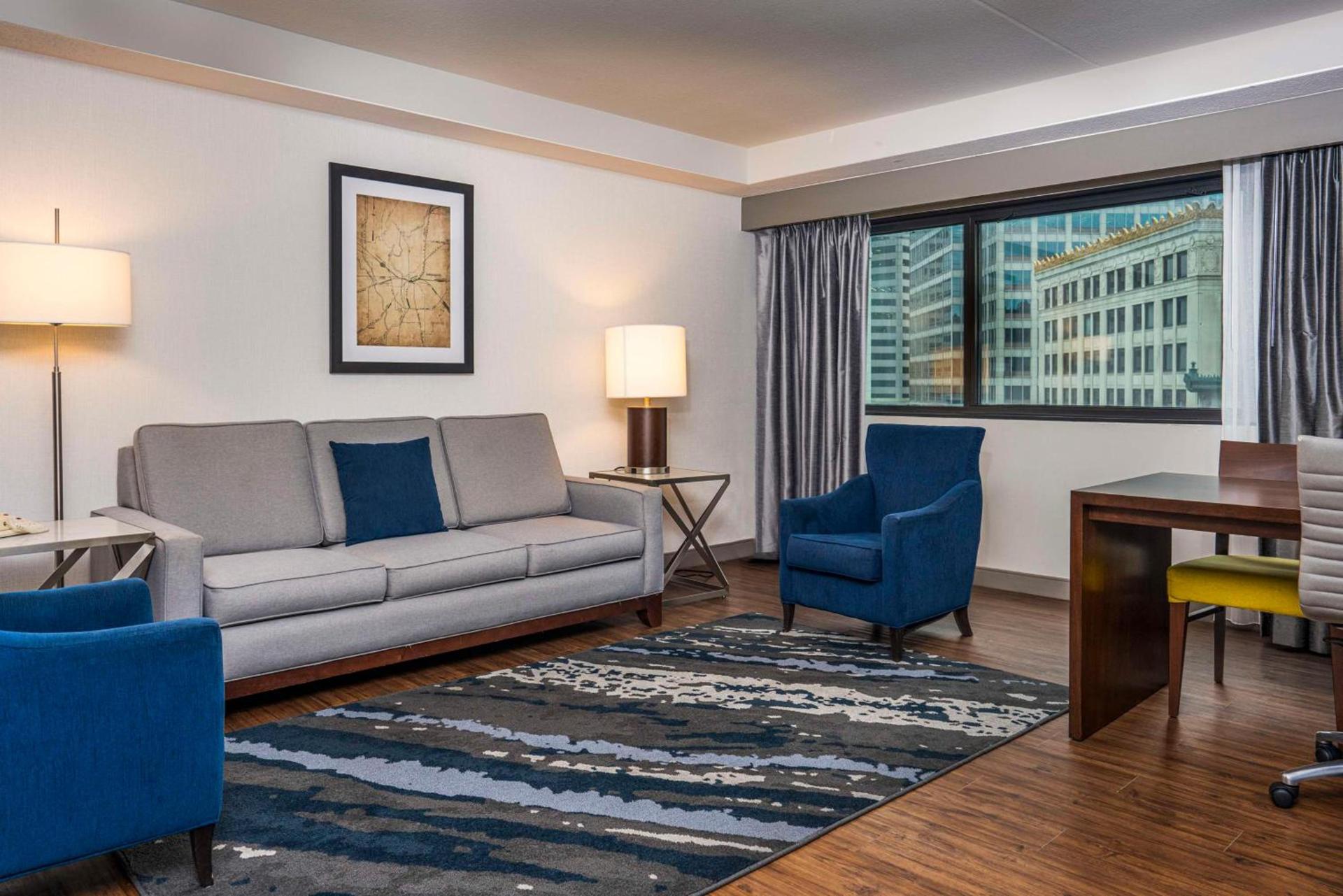 Embassy Suites by Hilton Indianapolis Downtown photo 3