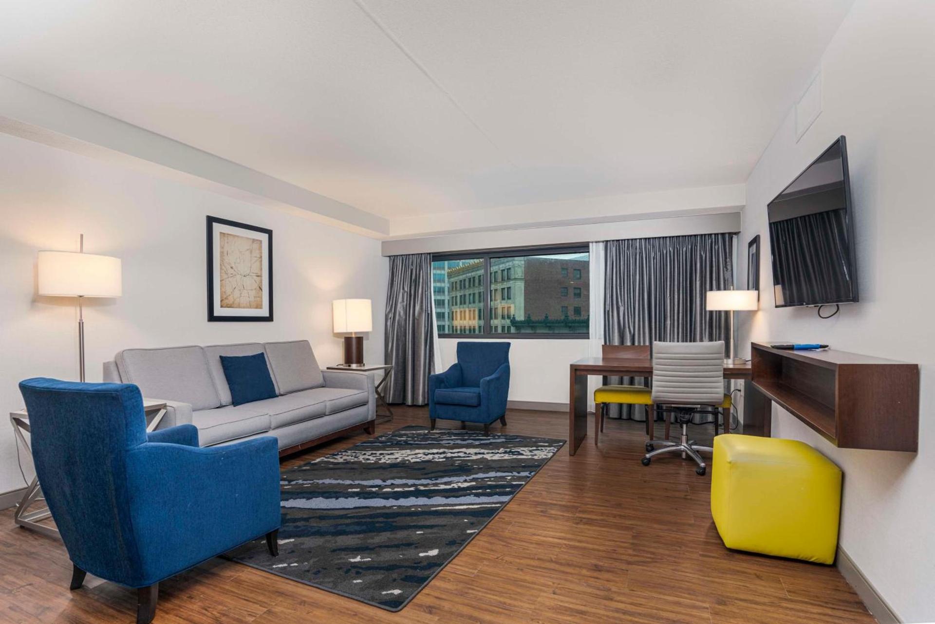 Embassy Suites by Hilton Indianapolis Downtown photo 18