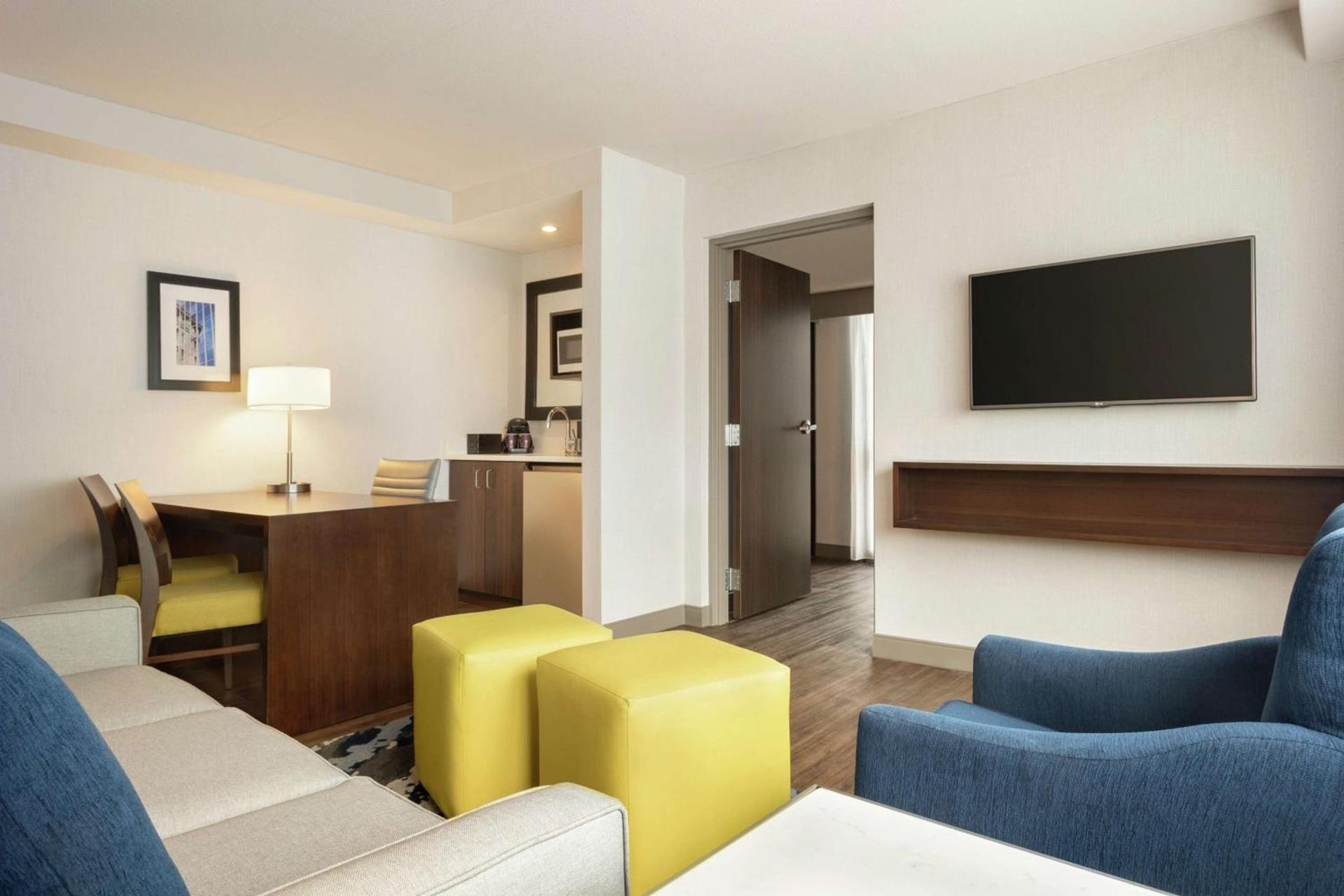 Embassy Suites by Hilton Indianapolis Downtown photo 35