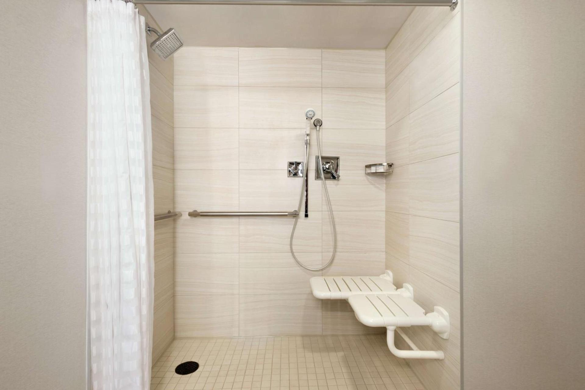 Embassy Suites by Hilton Indianapolis Downtown photo 37