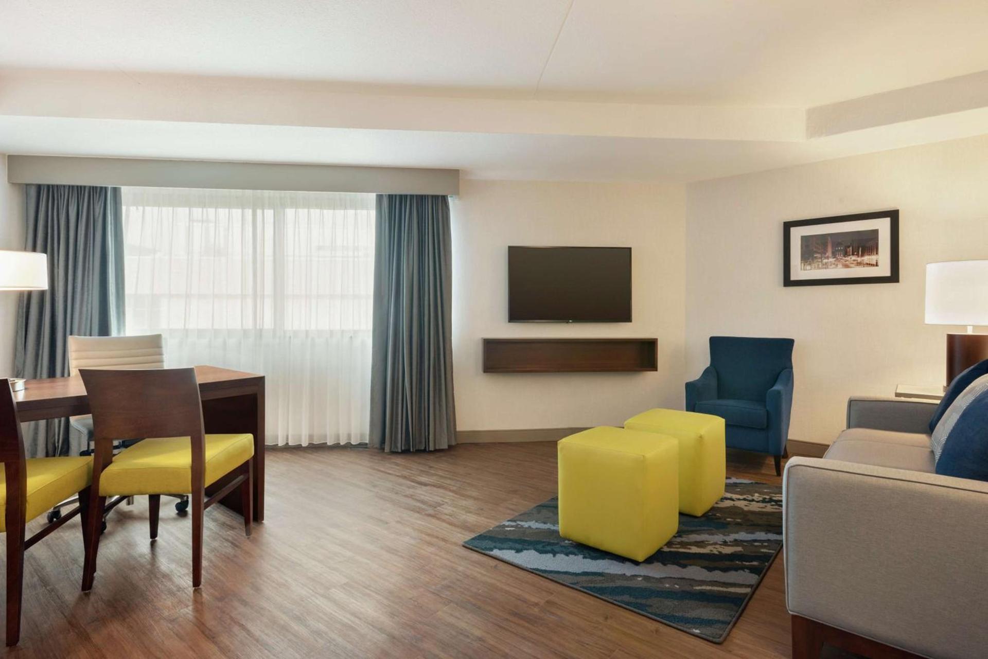 Embassy Suites by Hilton Indianapolis Downtown photo 36