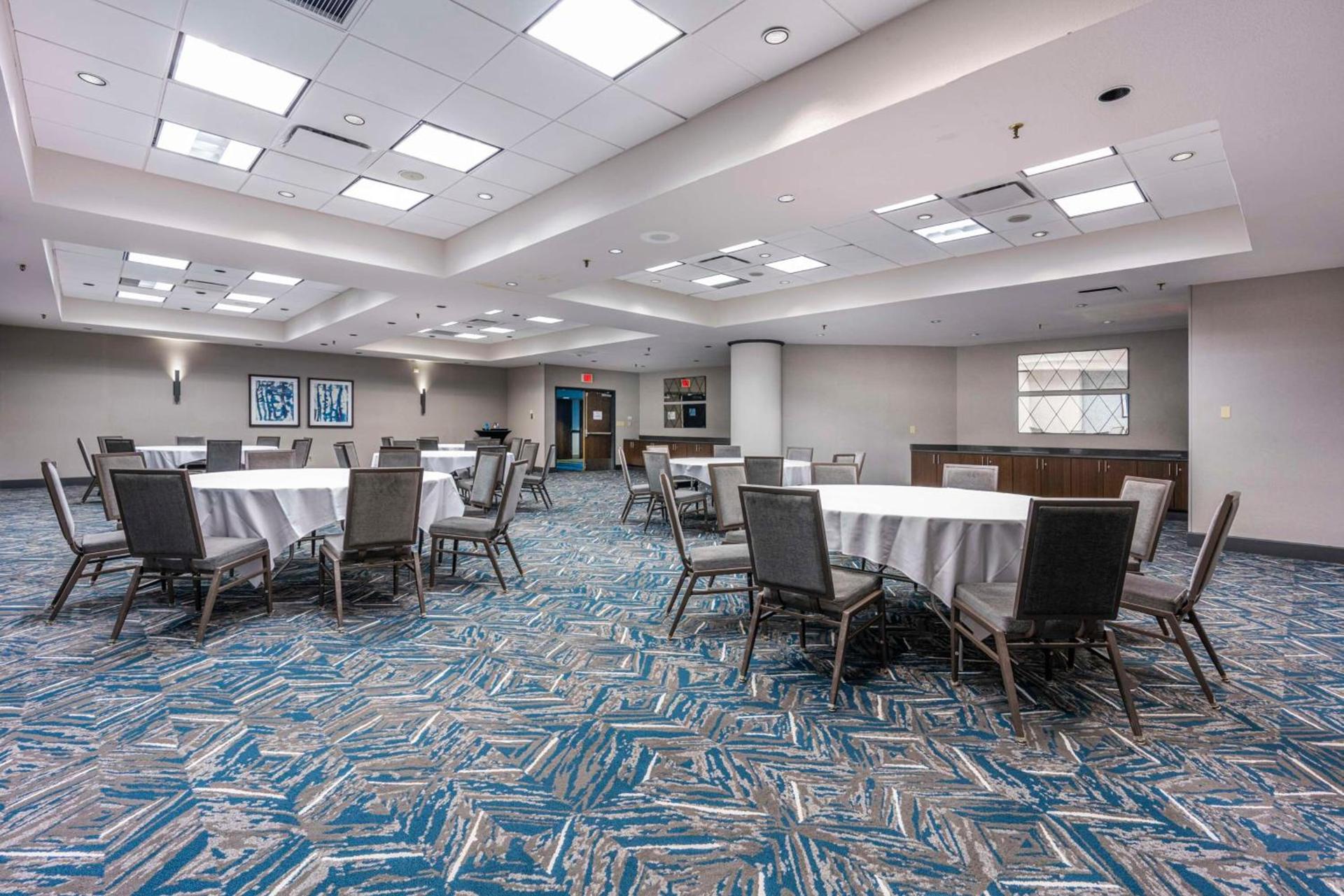 Embassy Suites by Hilton Indianapolis Downtown photo 45