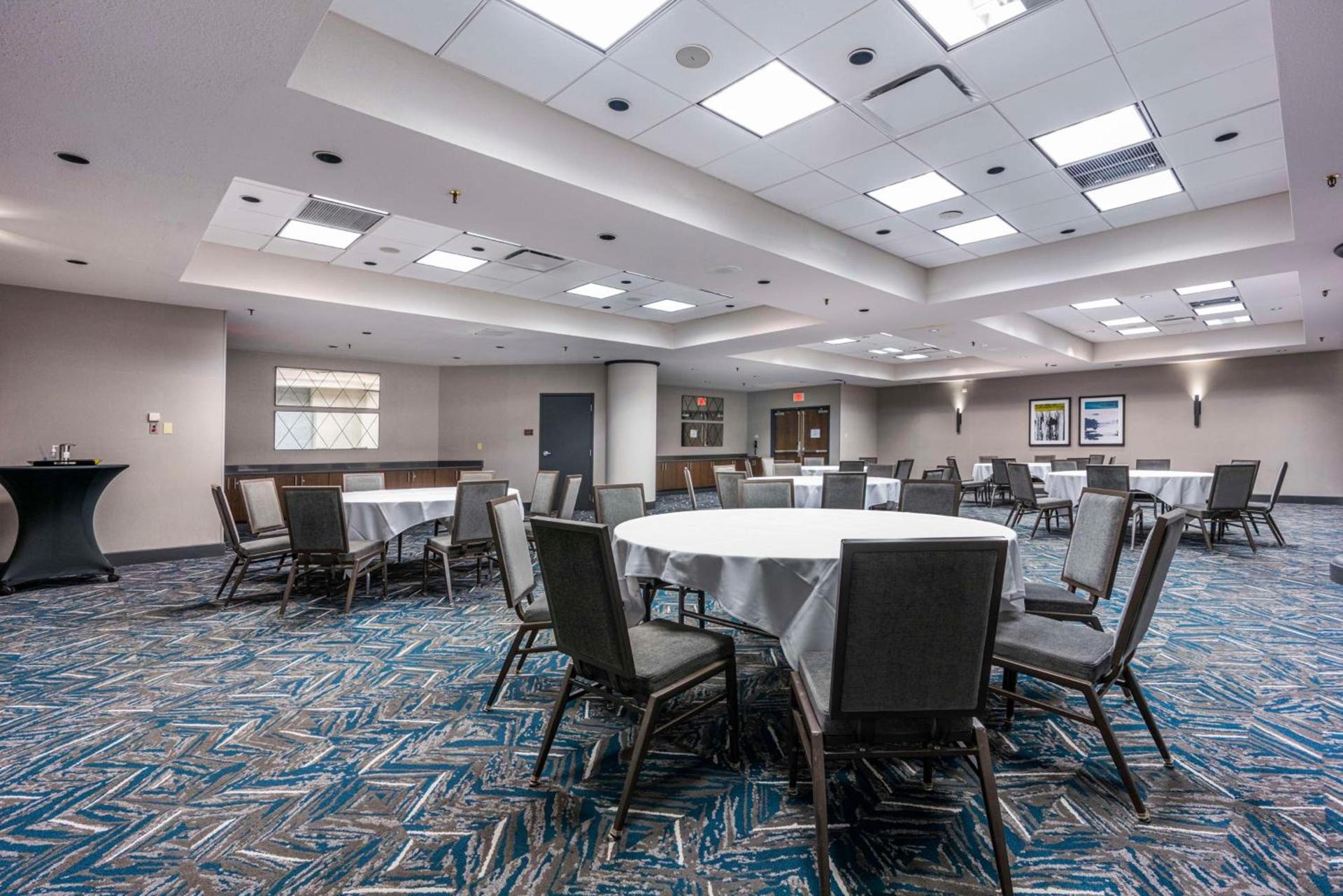 Embassy Suites by Hilton Indianapolis Downtown photo 47