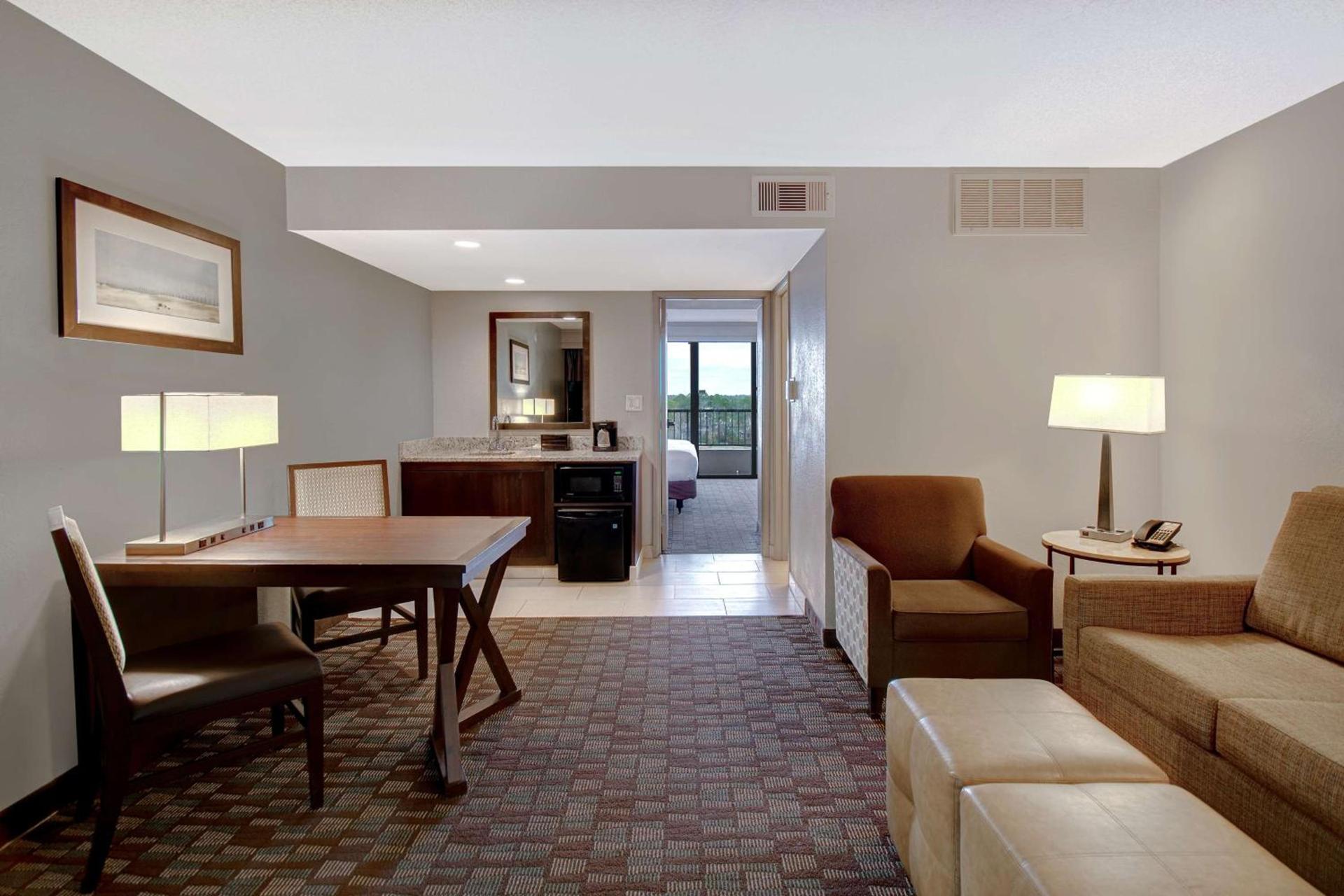 Embassy Suites by Hilton Jacksonville Baymeadows photo 39