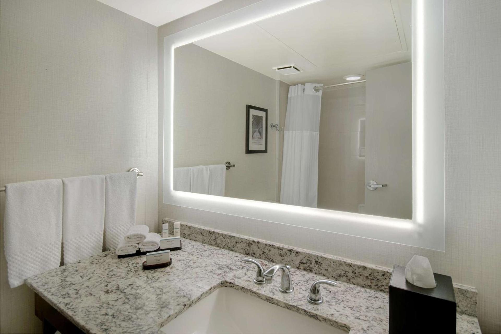 Embassy Suites by Hilton Jacksonville Baymeadows photo 42