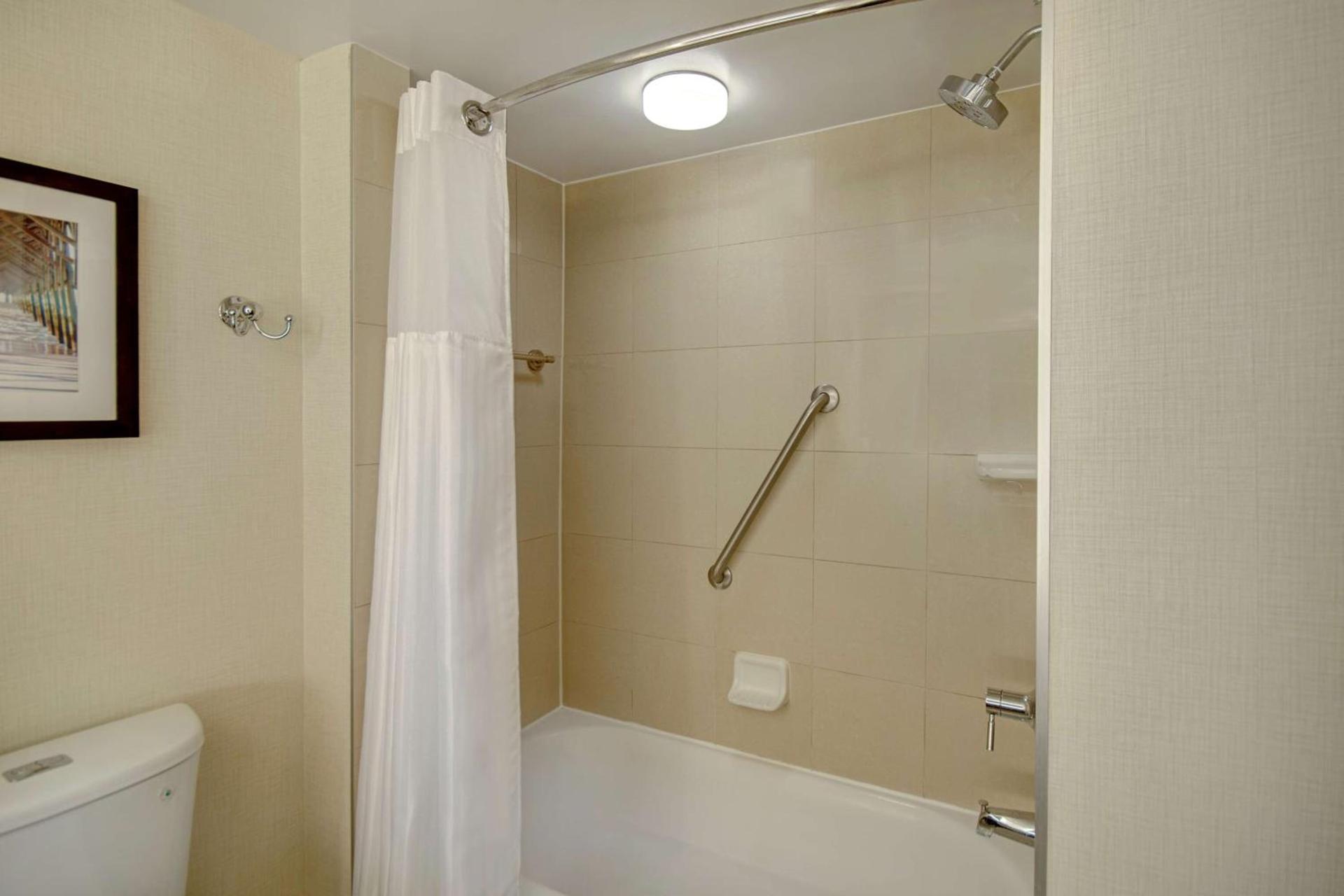 Embassy Suites by Hilton Jacksonville Baymeadows photo 48