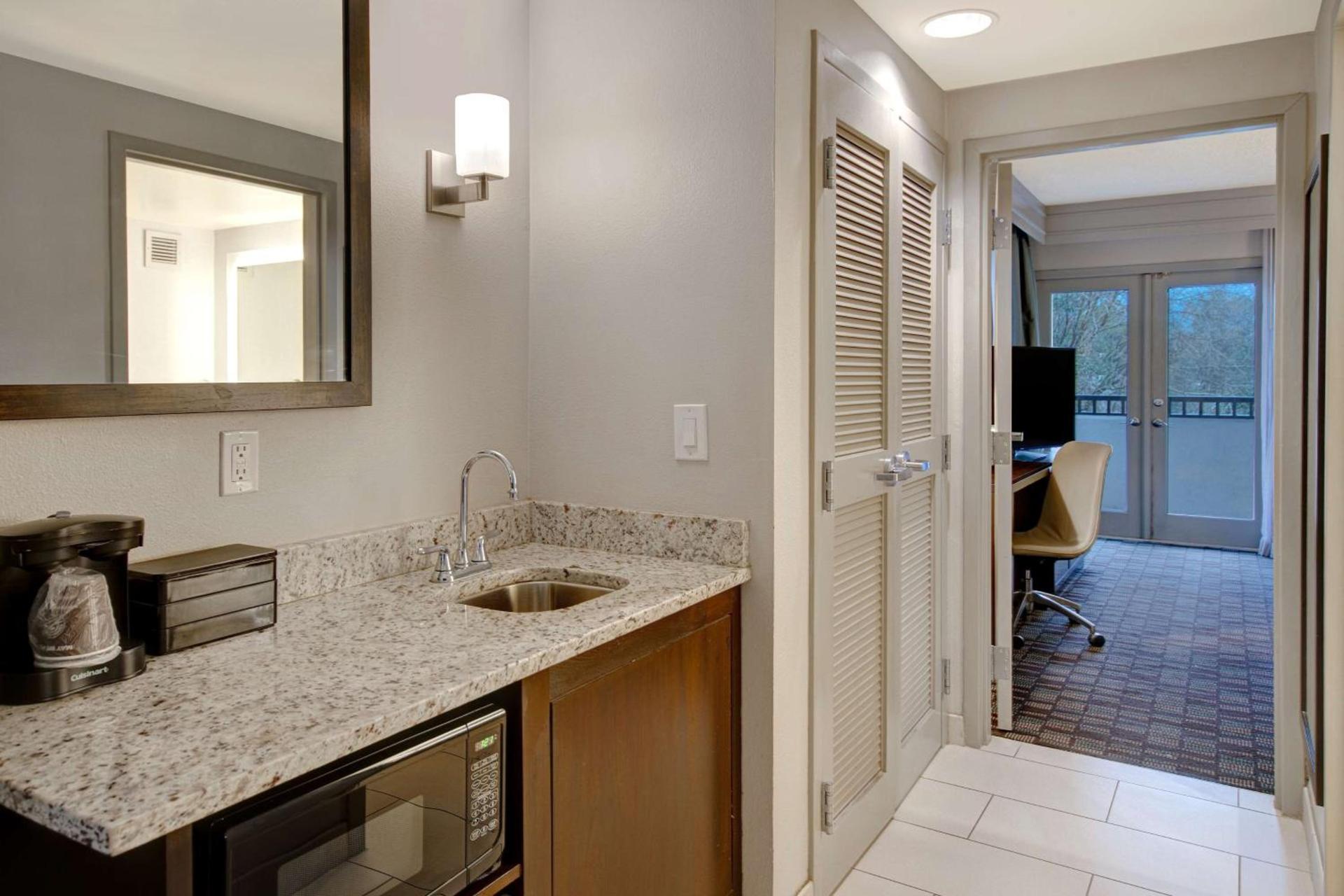 Embassy Suites by Hilton Jacksonville Baymeadows photo 50