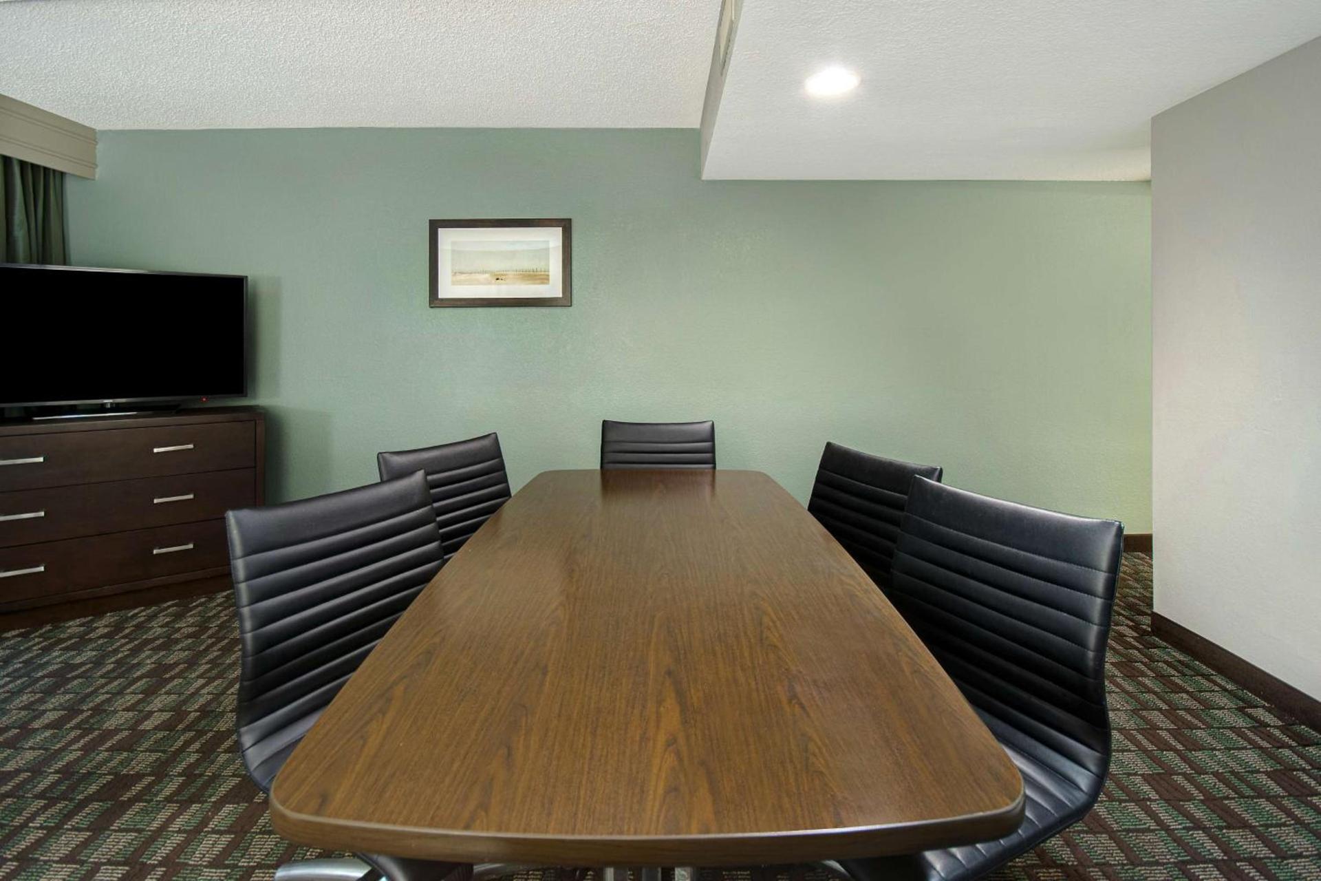 Embassy Suites by Hilton Jacksonville Baymeadows photo 56