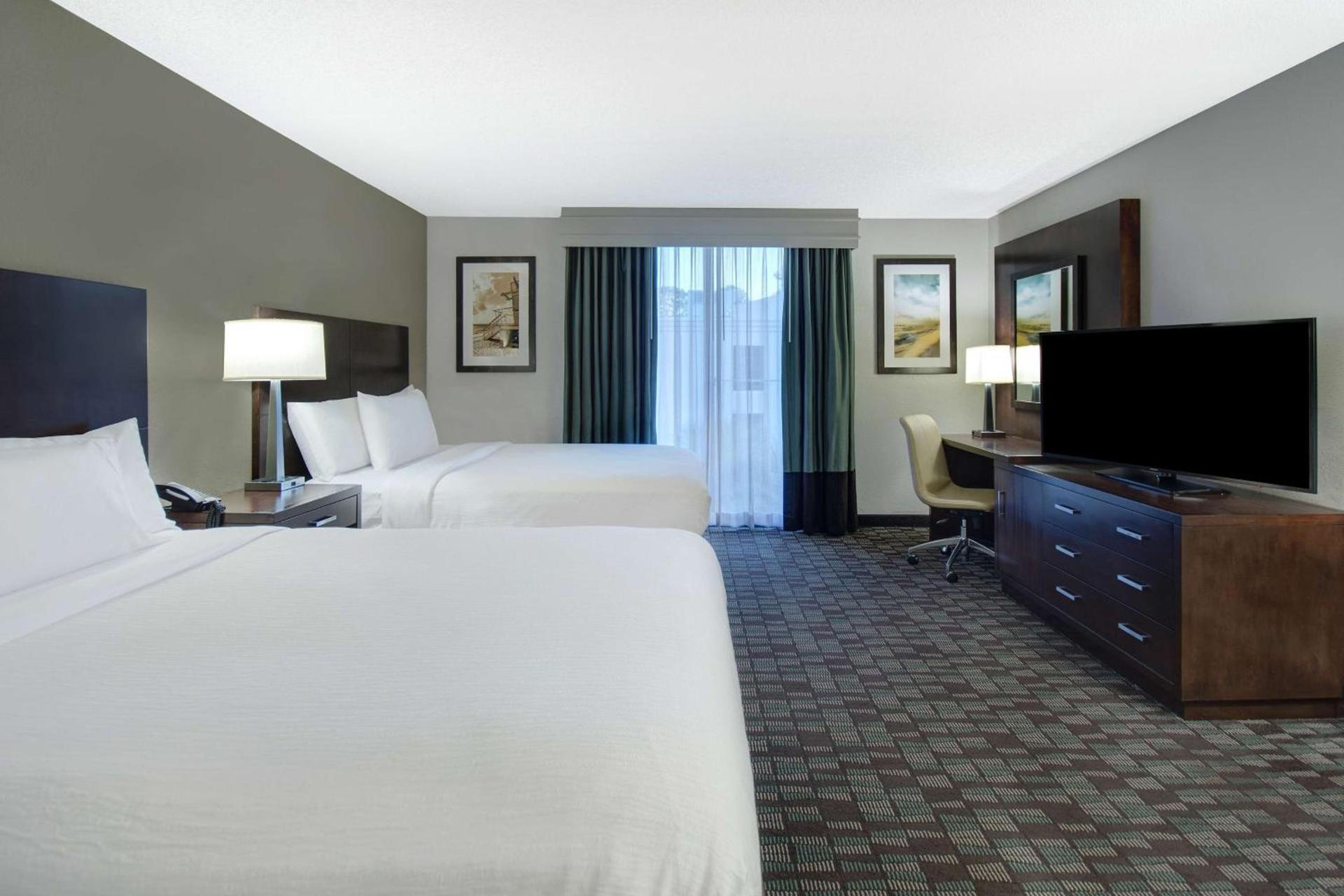 Embassy Suites by Hilton Jacksonville Baymeadows photo 57