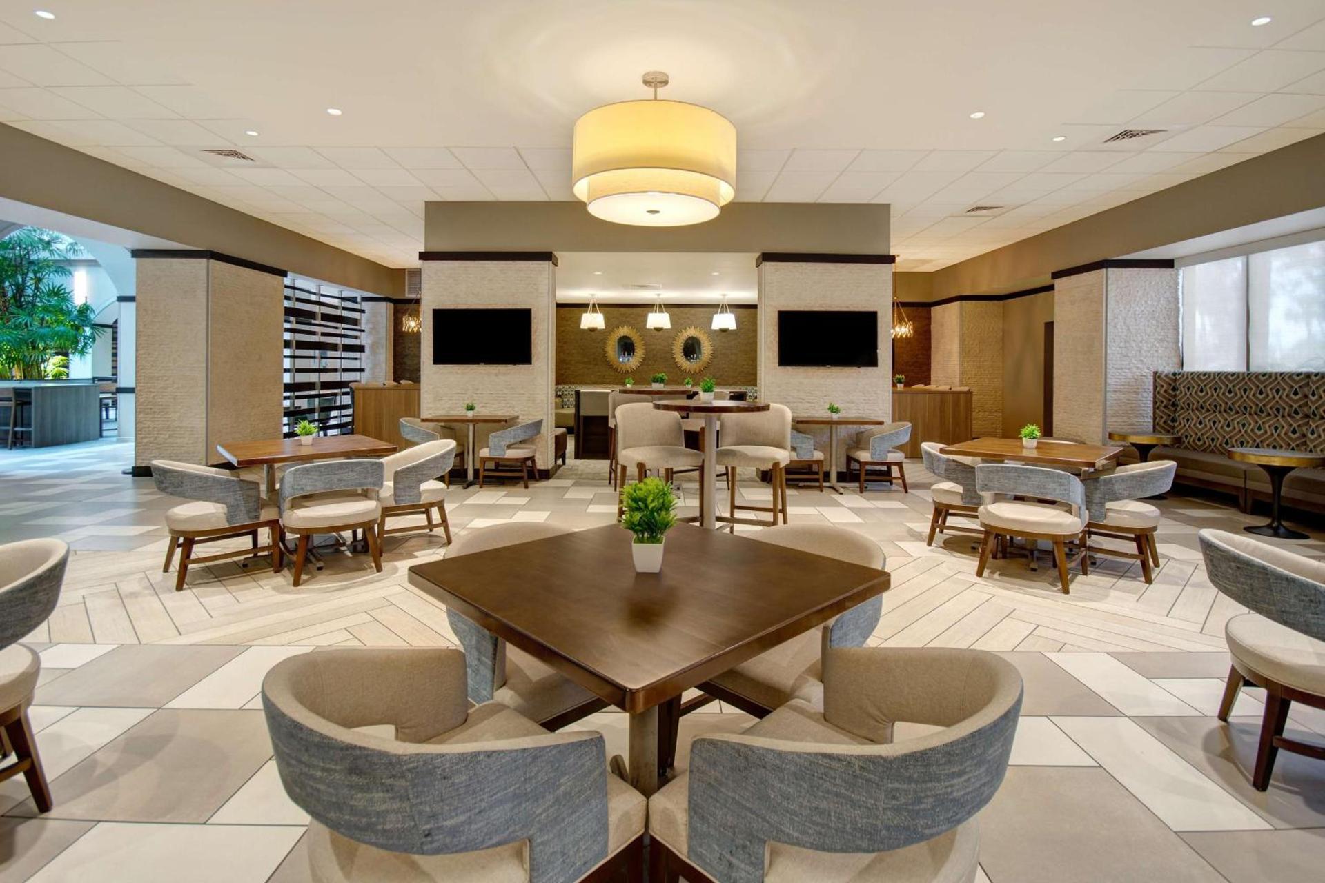 Embassy Suites by Hilton Jacksonville Baymeadows photo 80