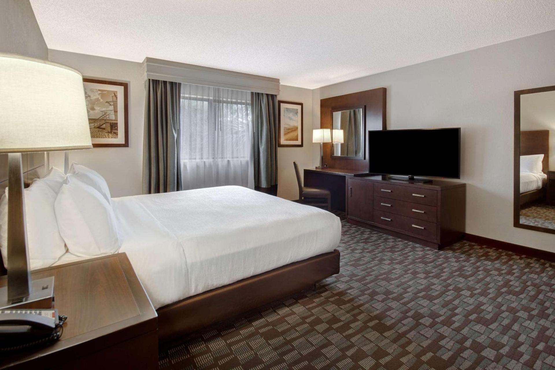Embassy Suites by Hilton Jacksonville Baymeadows photo 81