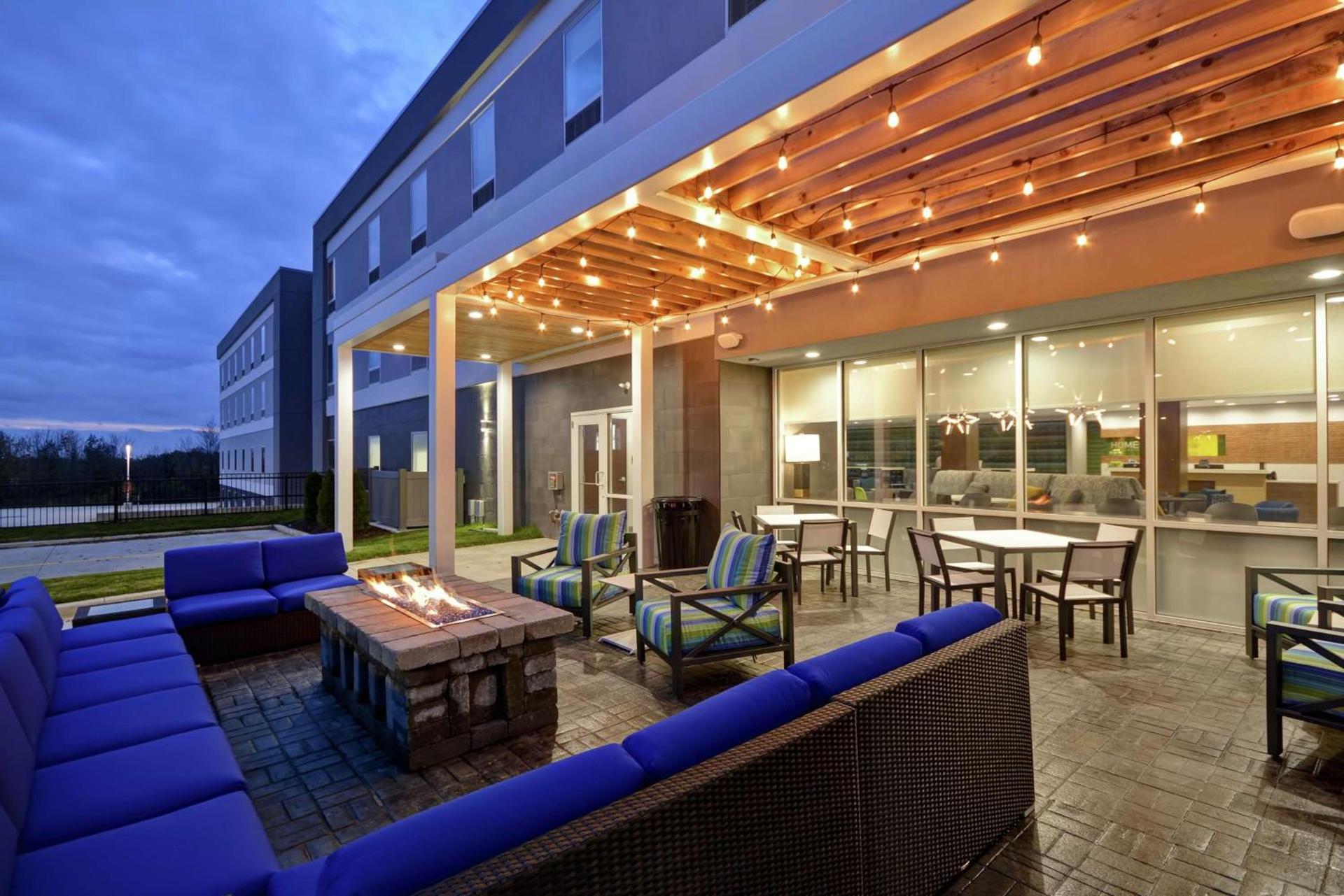 Home2 Suites By Hilton Grand Rapids North photo 3