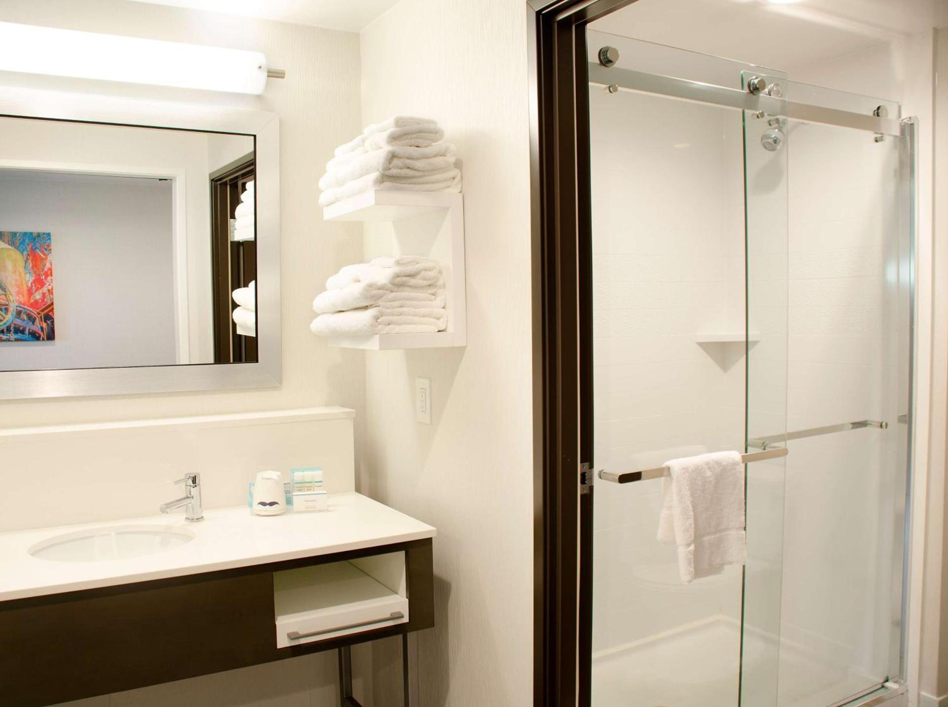 Hampton Inn Lebanon photo 17