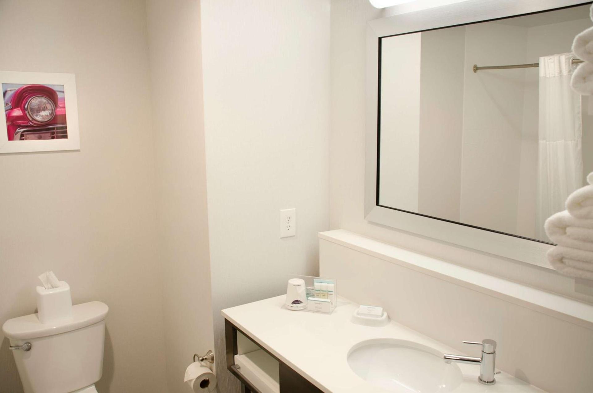 Hampton Inn Lebanon photo 23