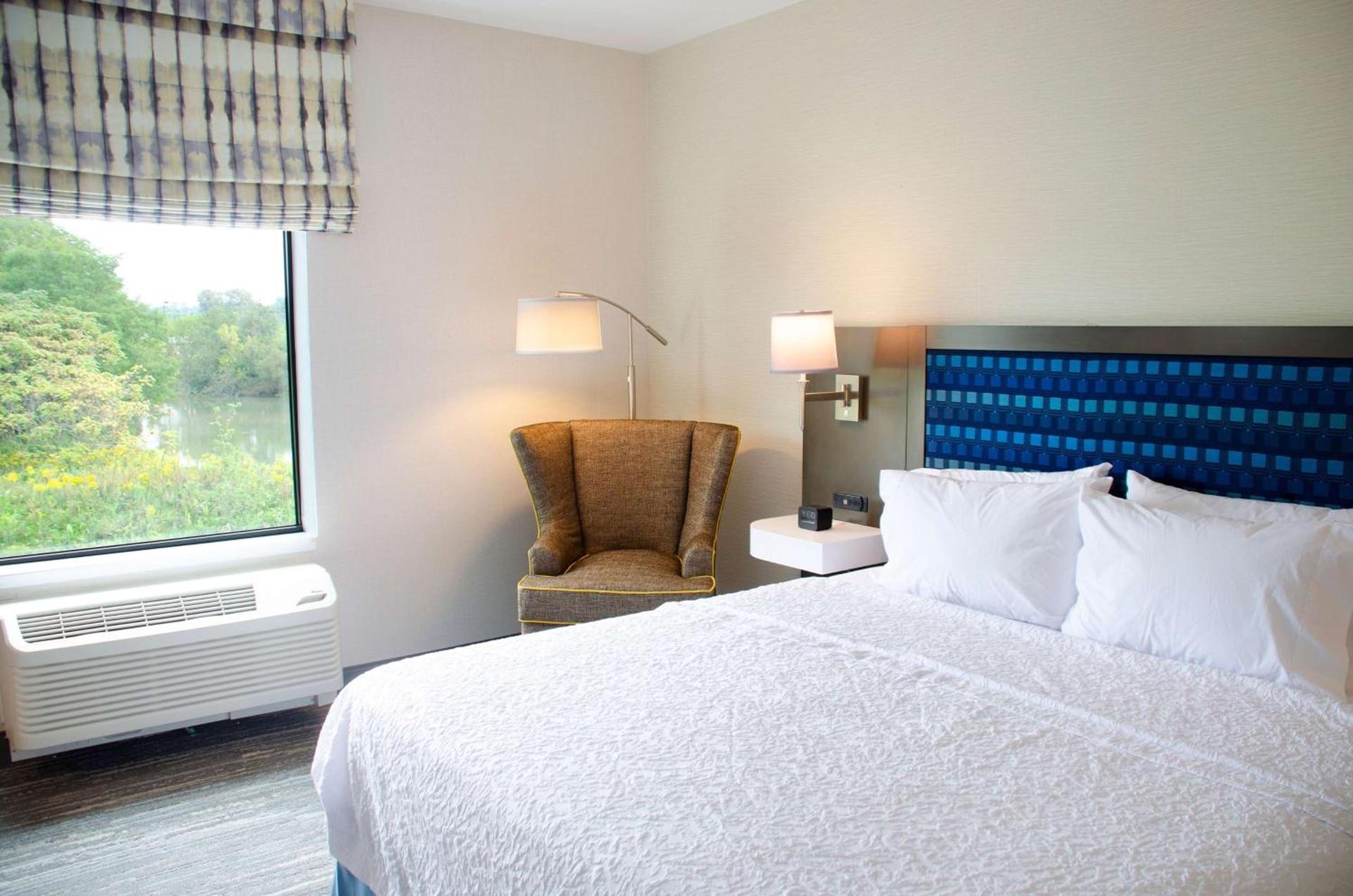 Hampton Inn Lebanon photo 25