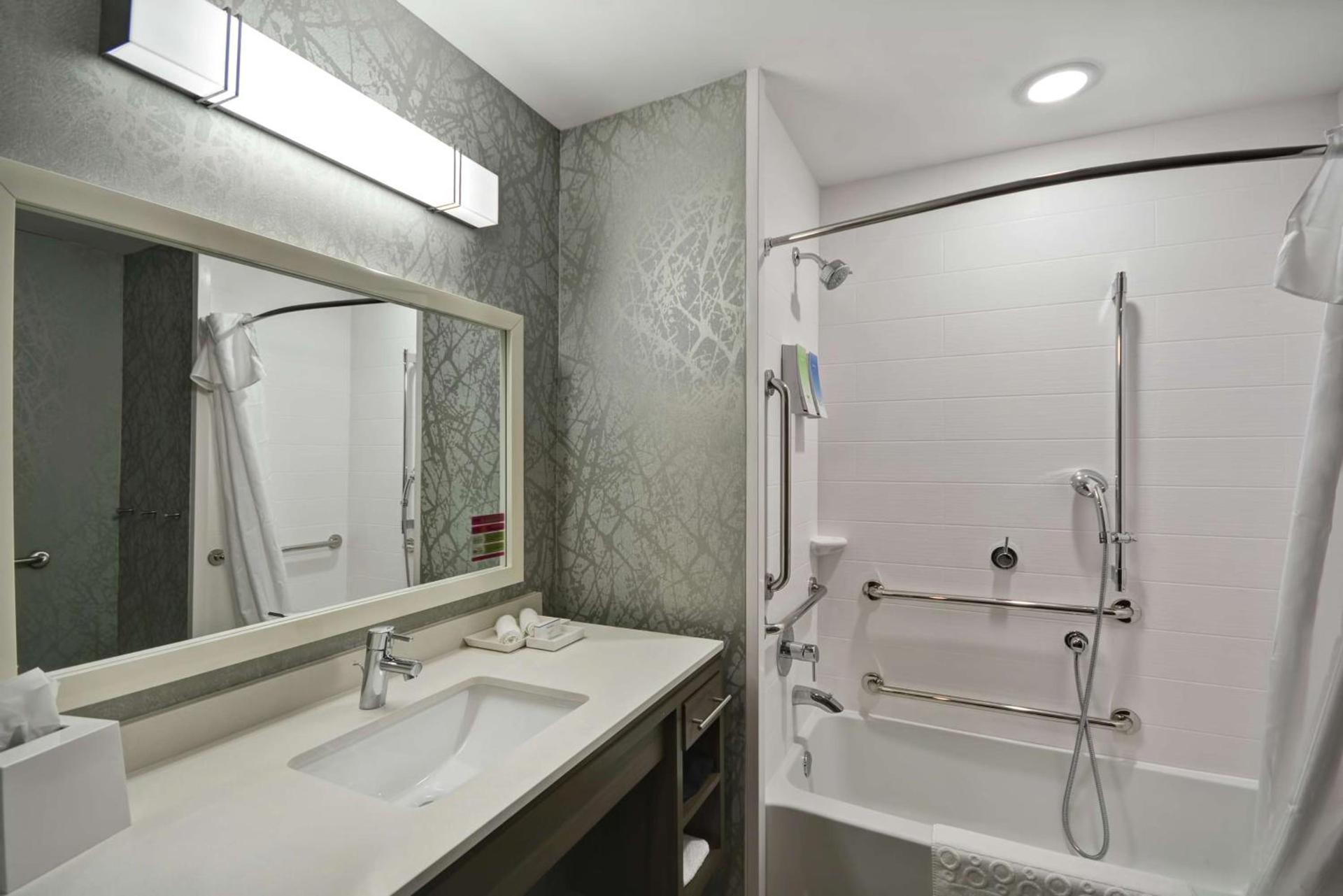 Home2 Suites By Hilton Grand Rapids North photo 28