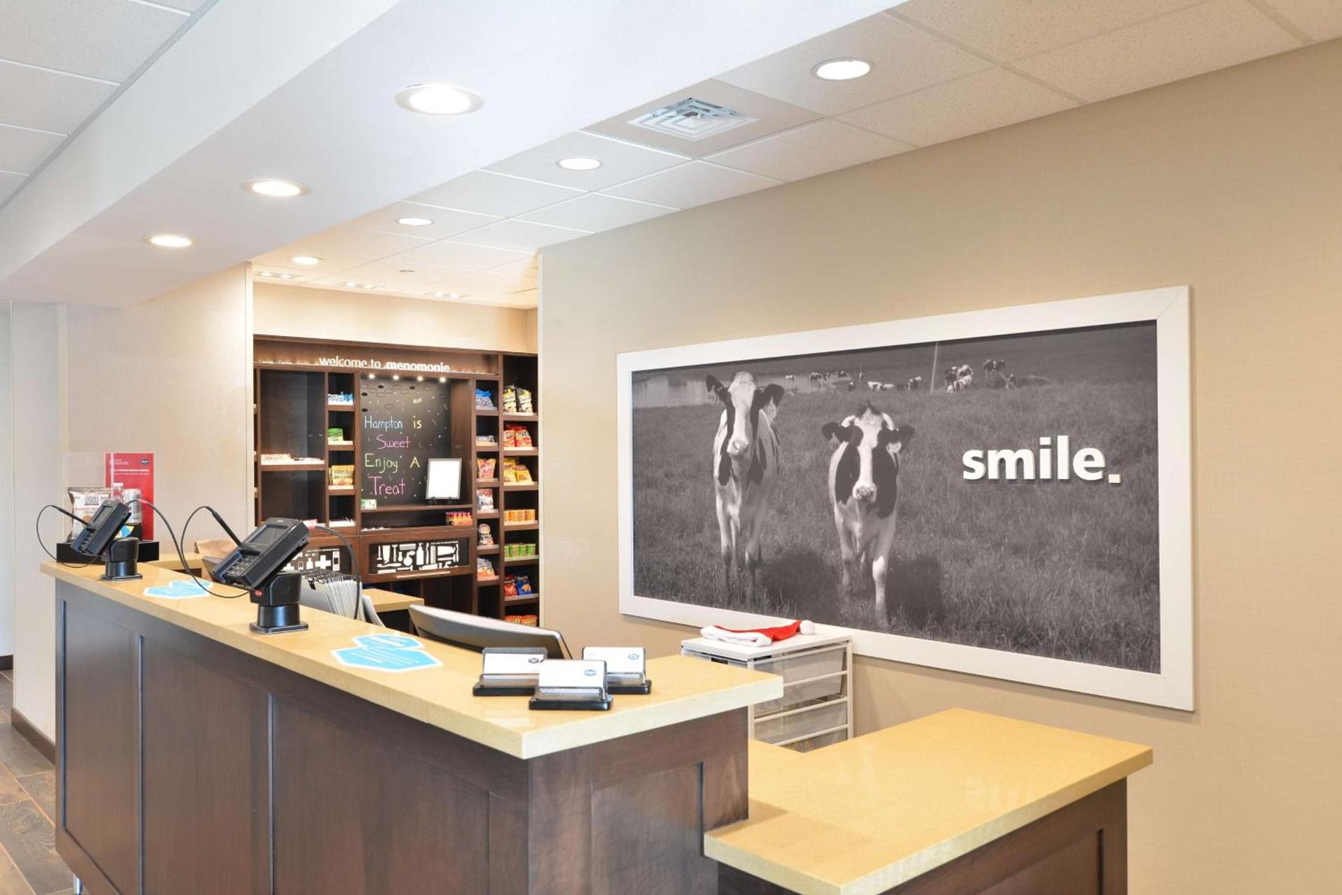 Hampton Inn & Suites Menomonie-UW Stout photo 4