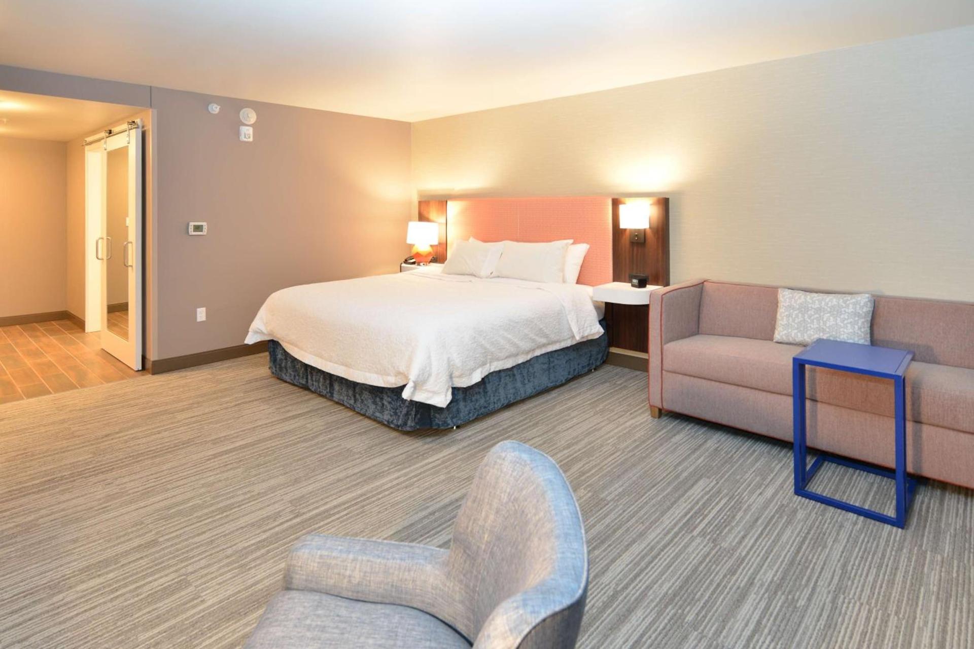 Hampton Inn & Suites Menomonie-UW Stout photo 30