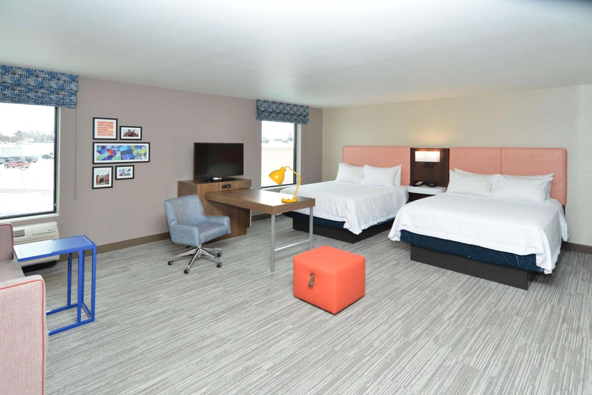 Hampton Inn & Suites Menomonie-UW Stout photo 13