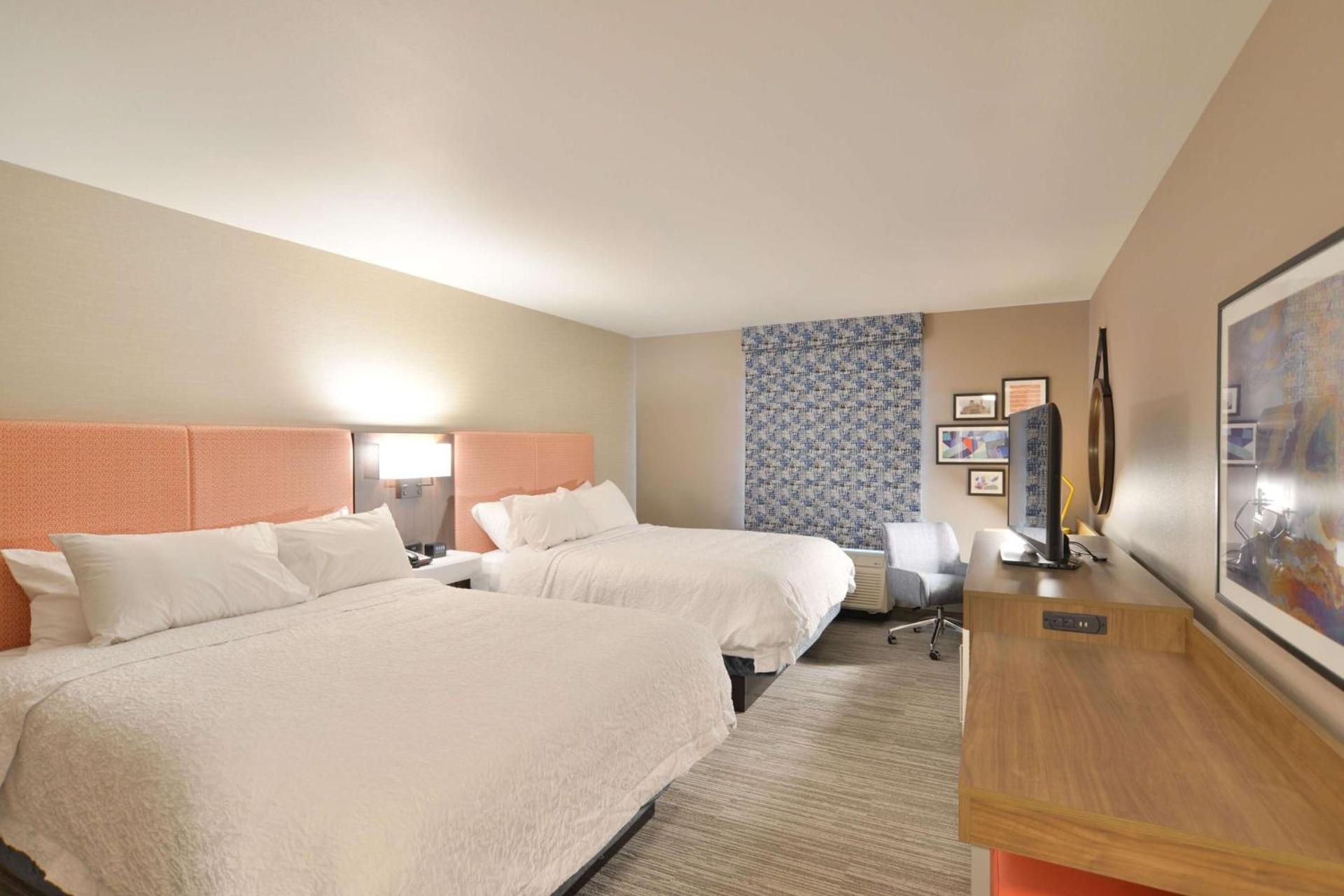 Hampton Inn & Suites Menomonie-UW Stout photo 31