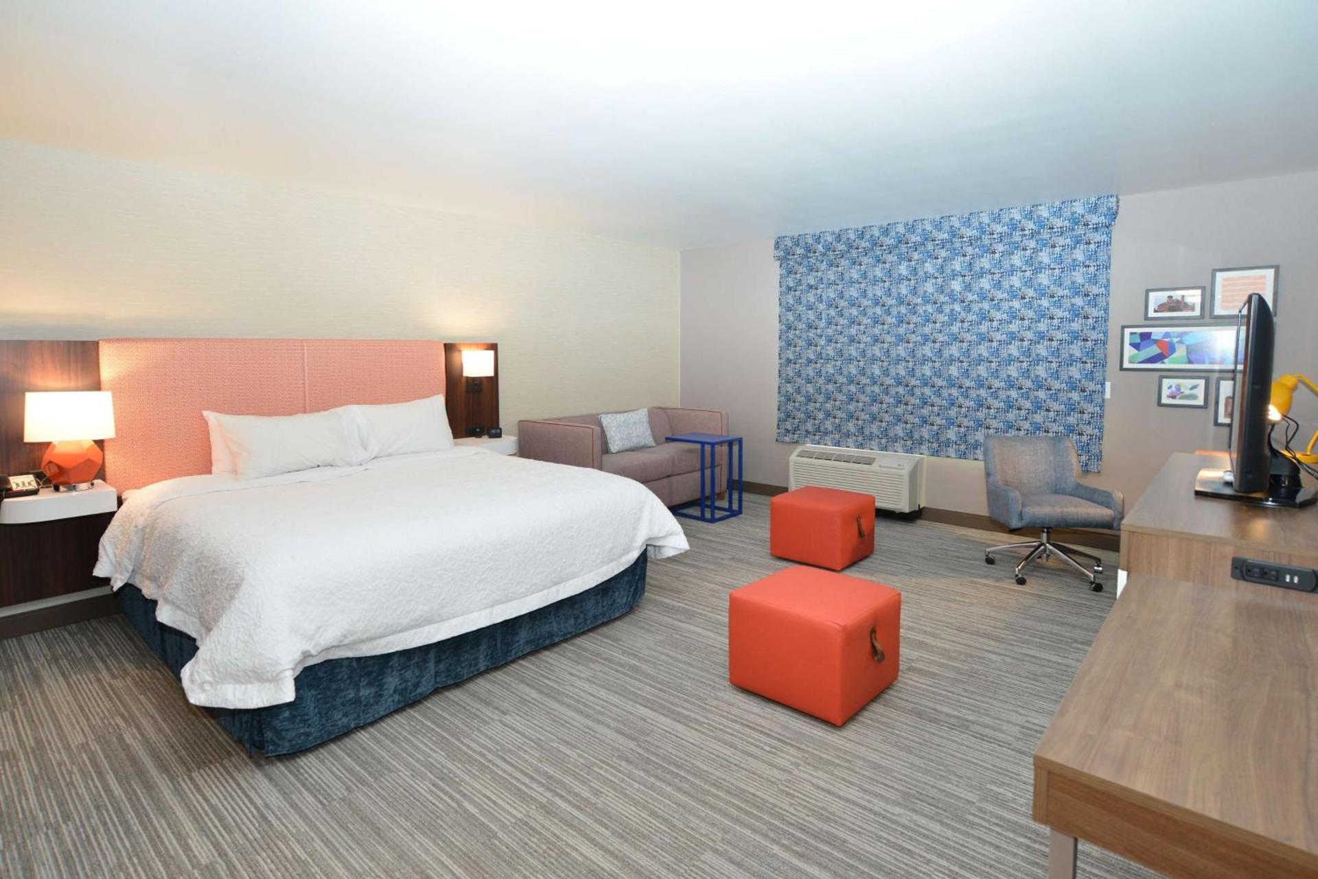 Hampton Inn & Suites Menomonie-UW Stout photo 14