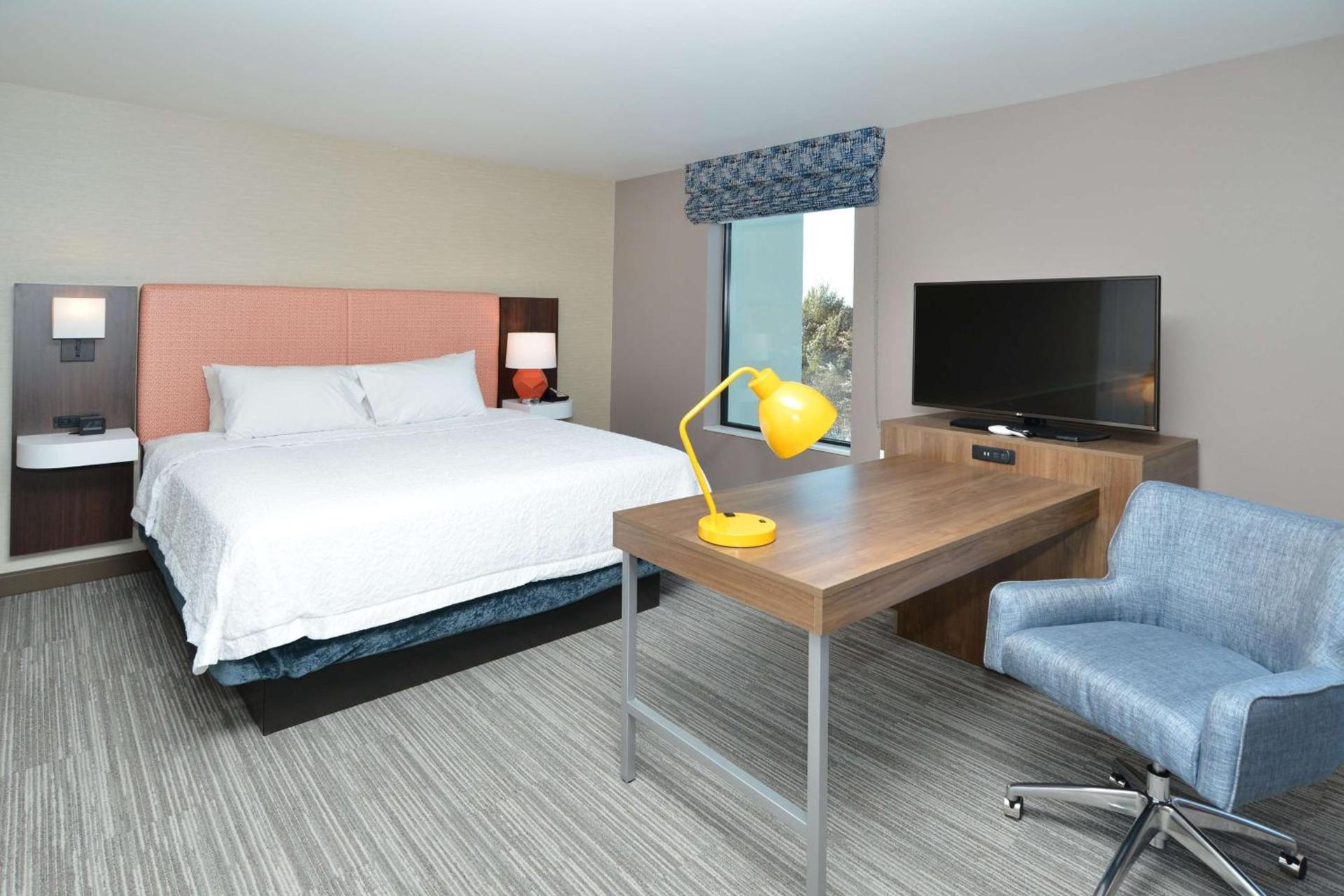 Hampton Inn & Suites Menomonie-UW Stout photo 21