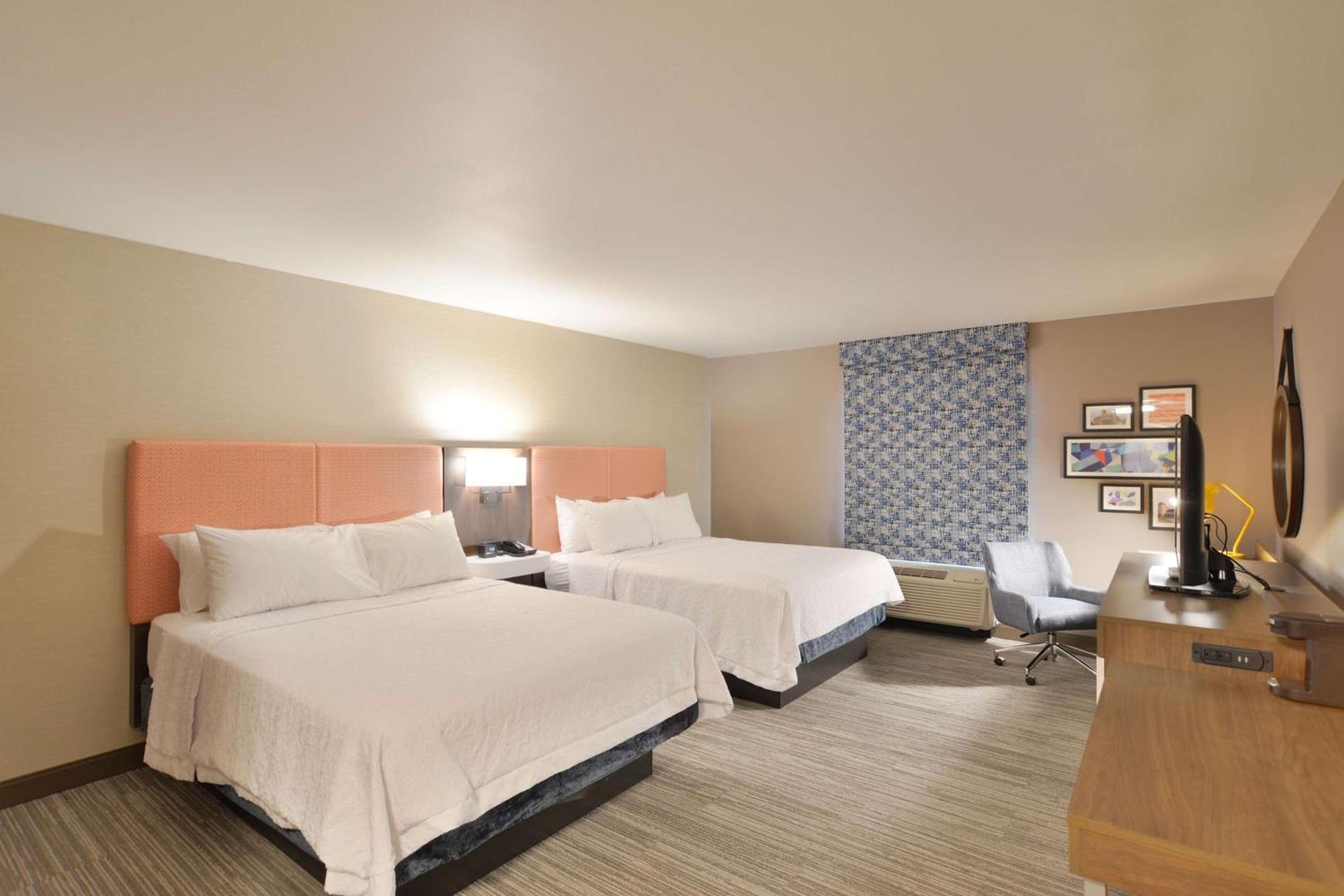 Hampton Inn & Suites Menomonie-UW Stout photo 10