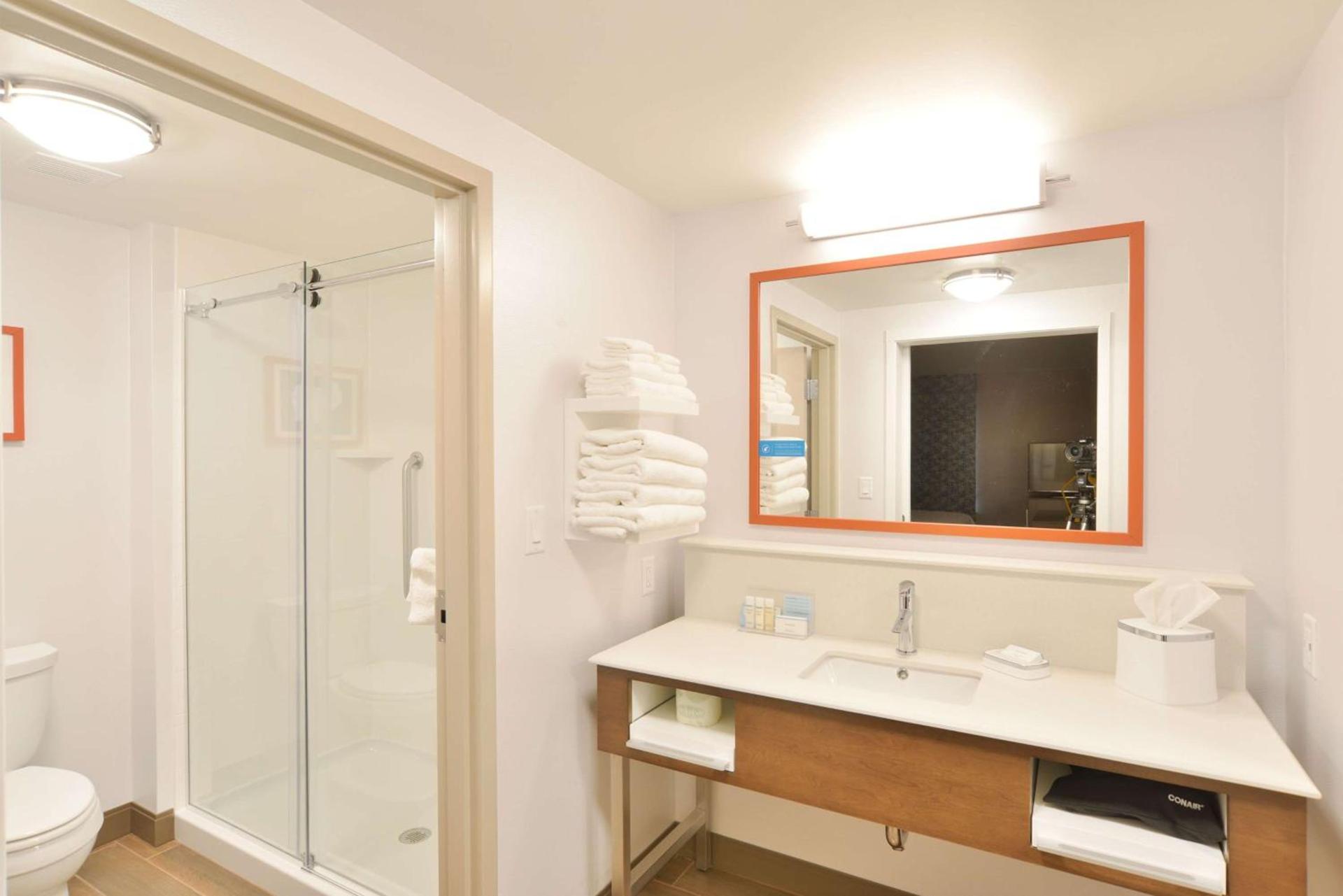 Hampton Inn & Suites Menomonie-UW Stout photo 27