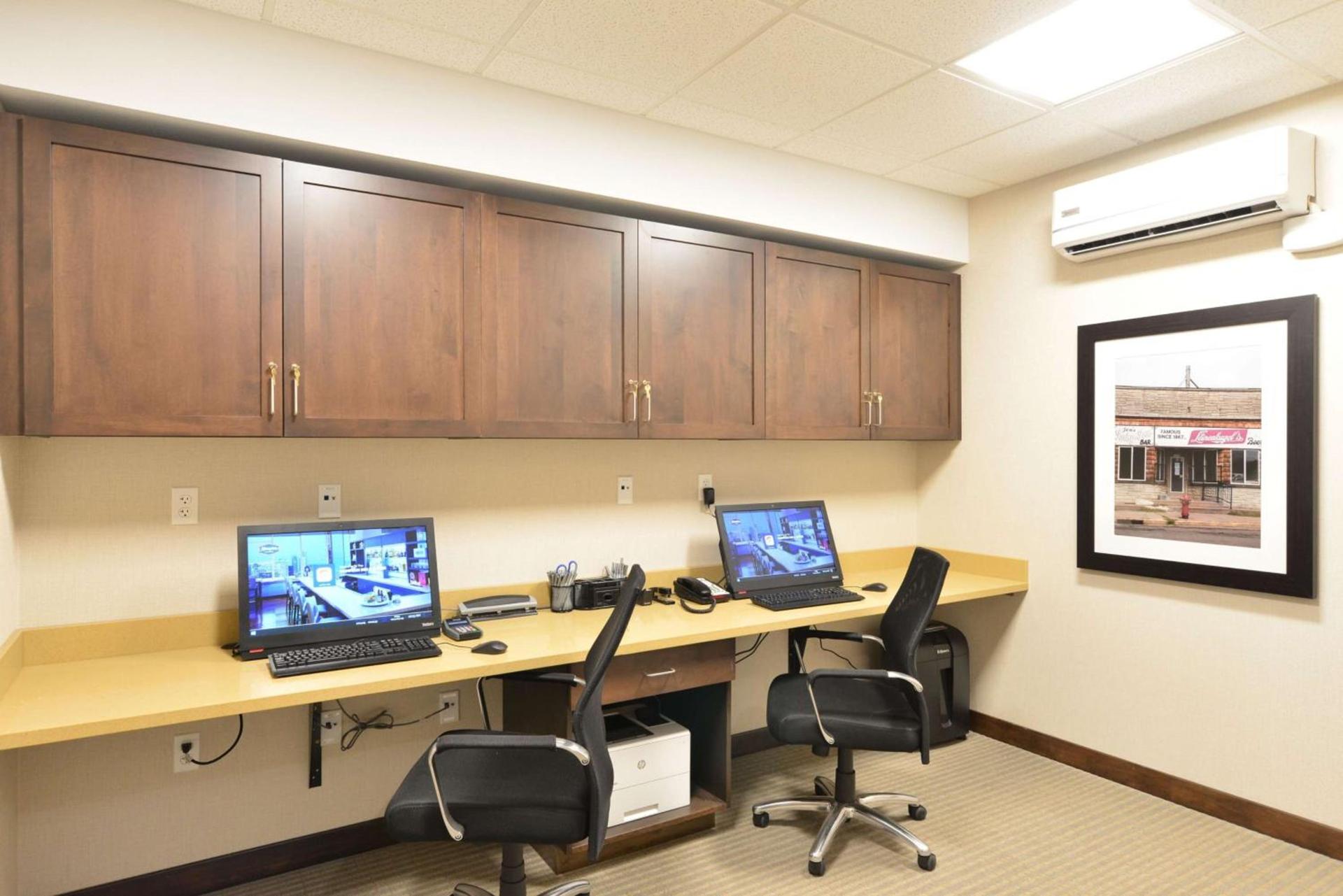 Hampton Inn & Suites Menomonie-UW Stout photo 20