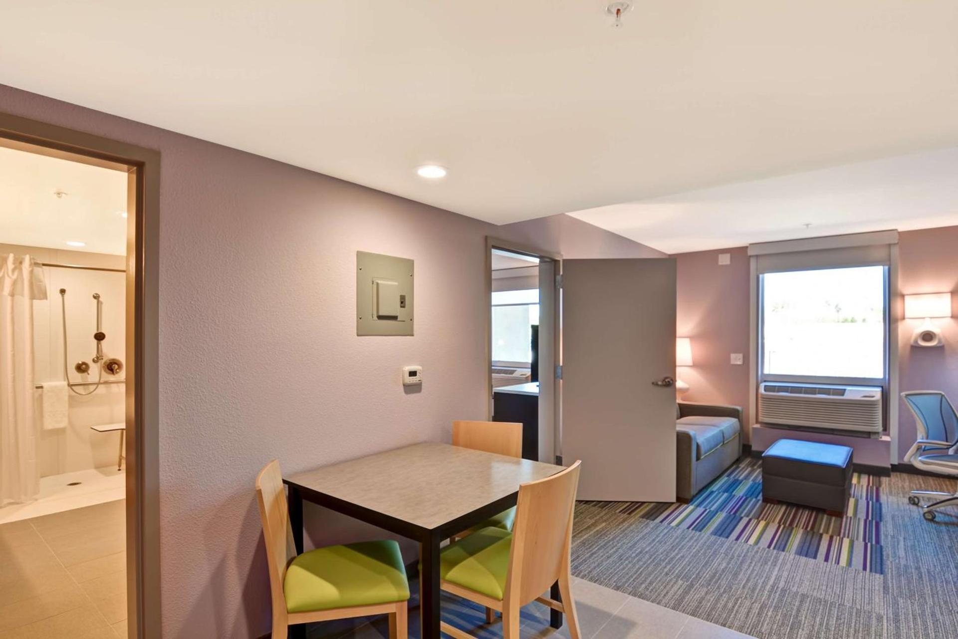 Home2 Suites By Hilton Winston-Salem Hanes Mall photo 2