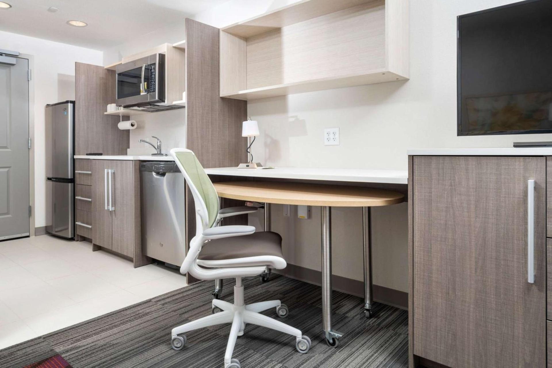 Home2 Suites By Hilton Newark Airport photo 11