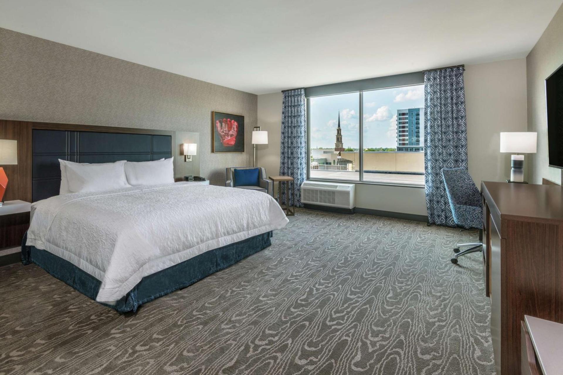 Hampton Inn & Suites Fort Wayne Downtown photo 47