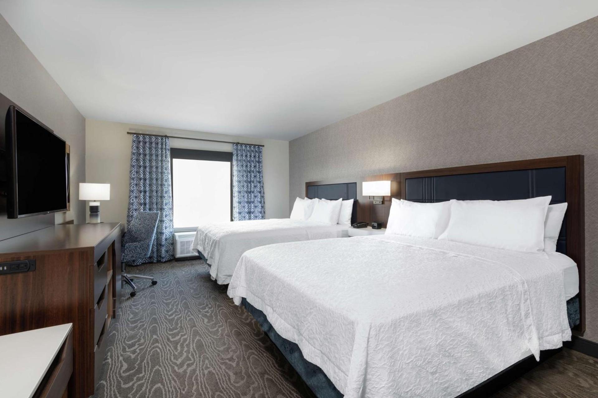 Hampton Inn & Suites Fort Wayne Downtown photo 16