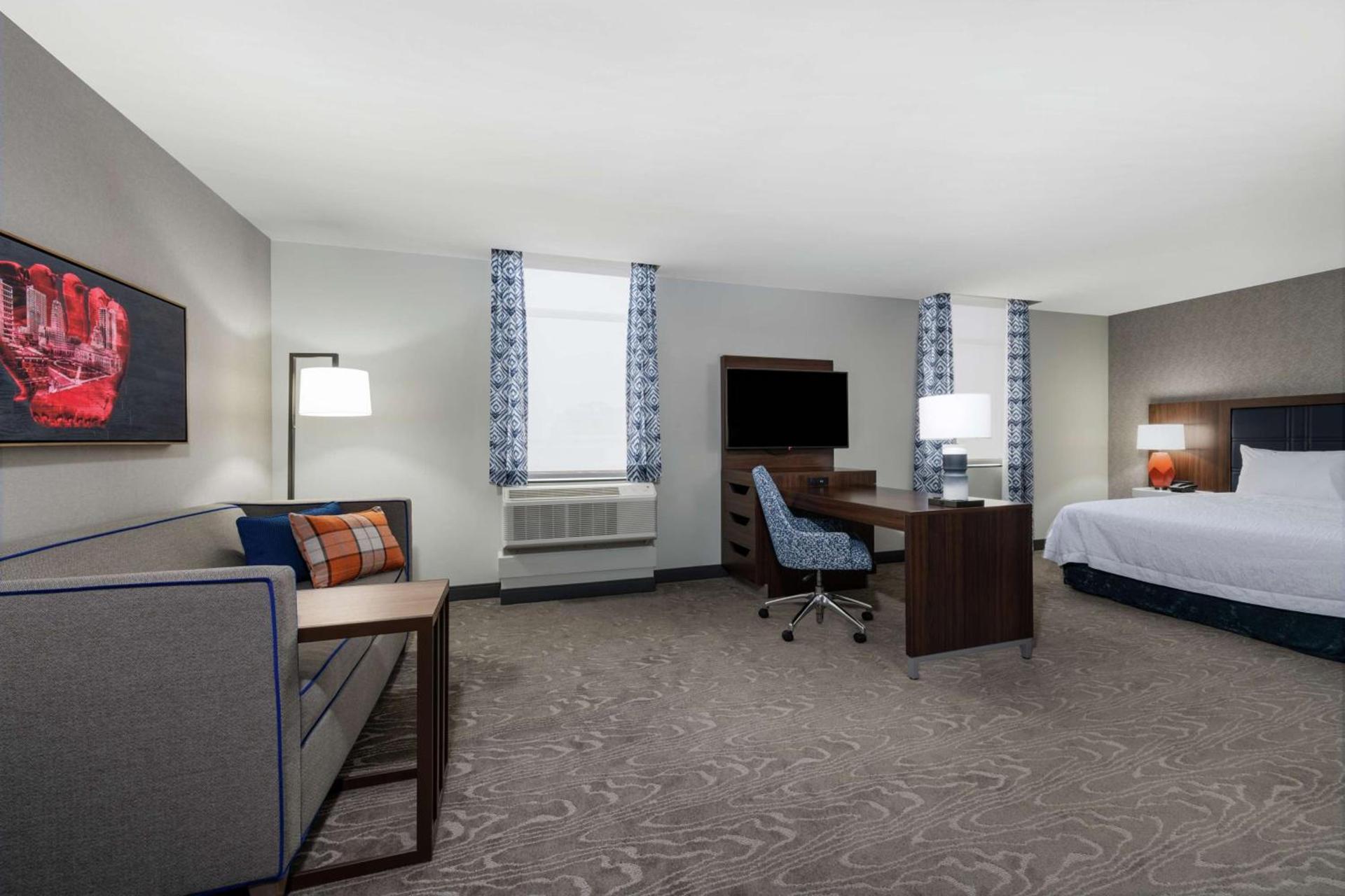 Hampton Inn & Suites Fort Wayne Downtown photo 18