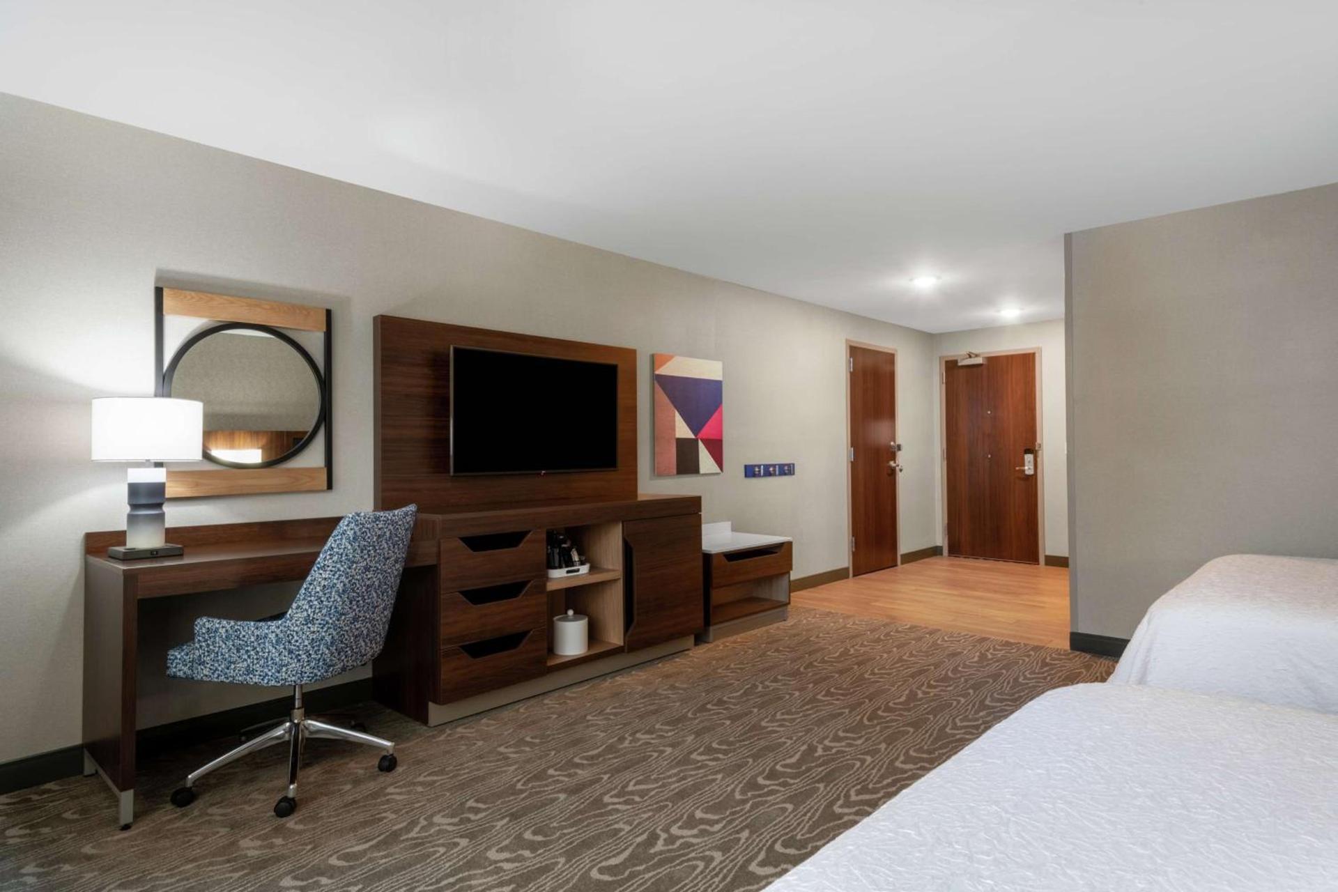 Hampton Inn & Suites Fort Wayne Downtown photo 20