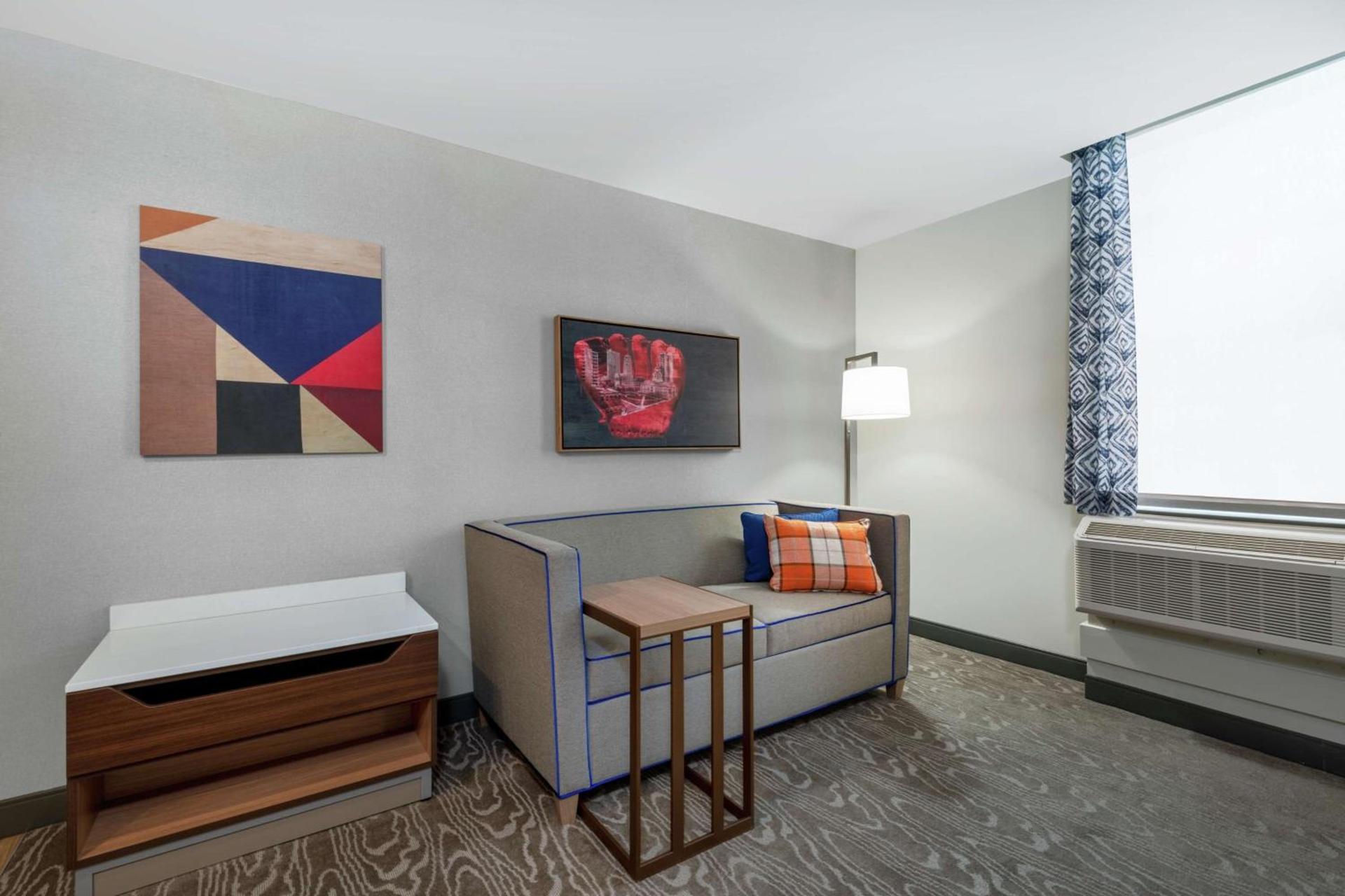 Hampton Inn & Suites Fort Wayne Downtown photo 24
