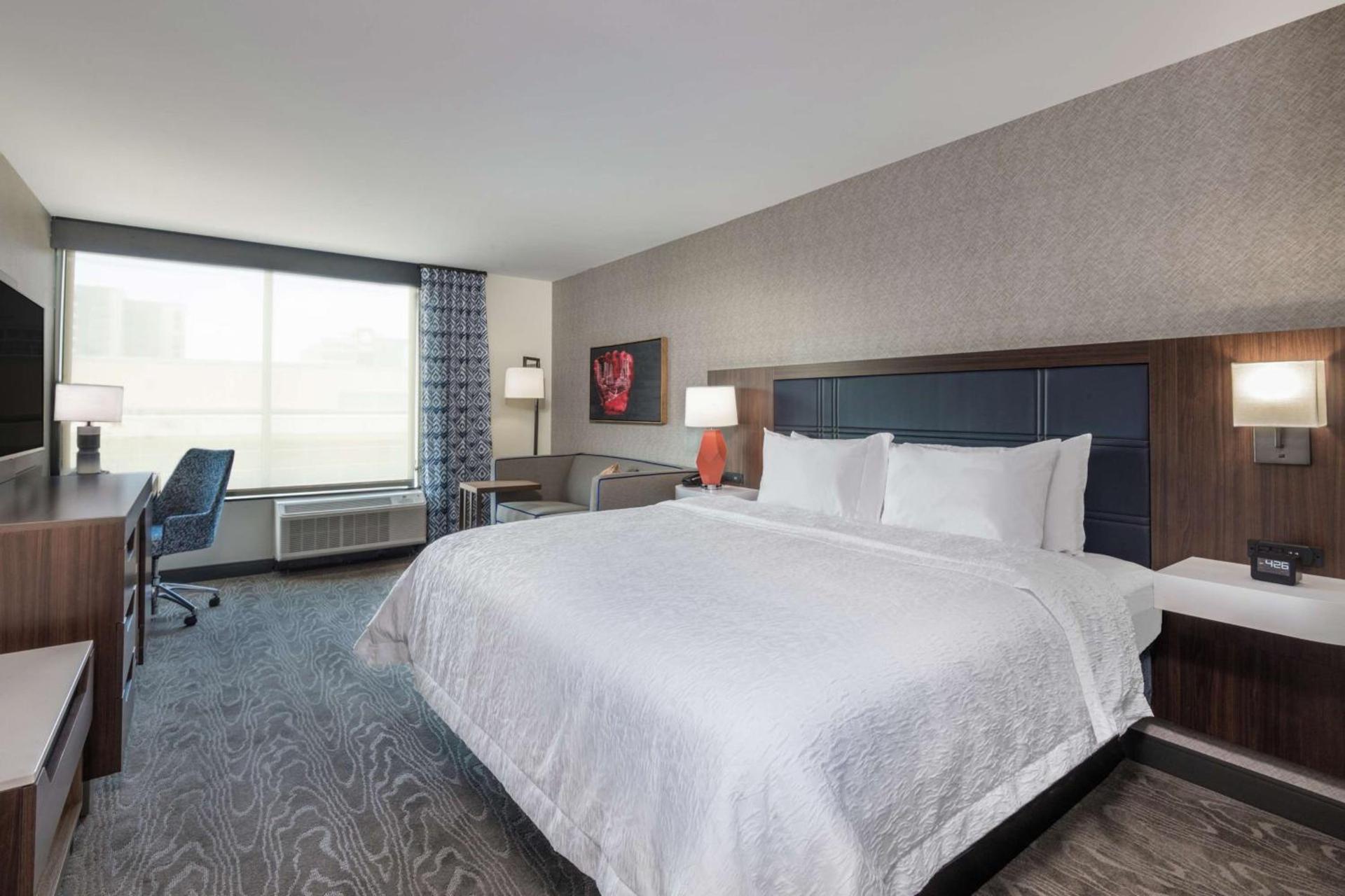 Hampton Inn & Suites Fort Wayne Downtown photo 27