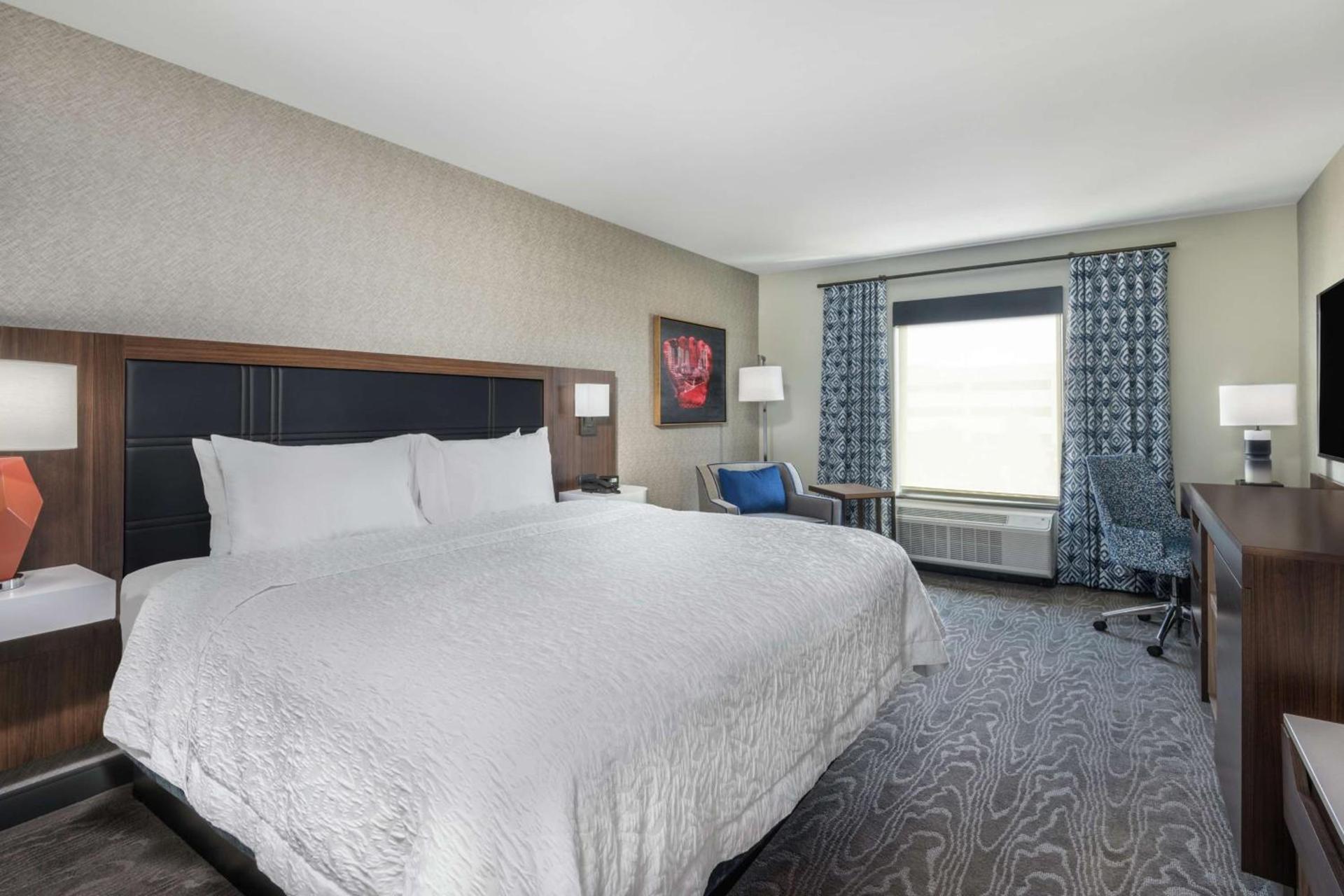 Hampton Inn & Suites Fort Wayne Downtown photo 28