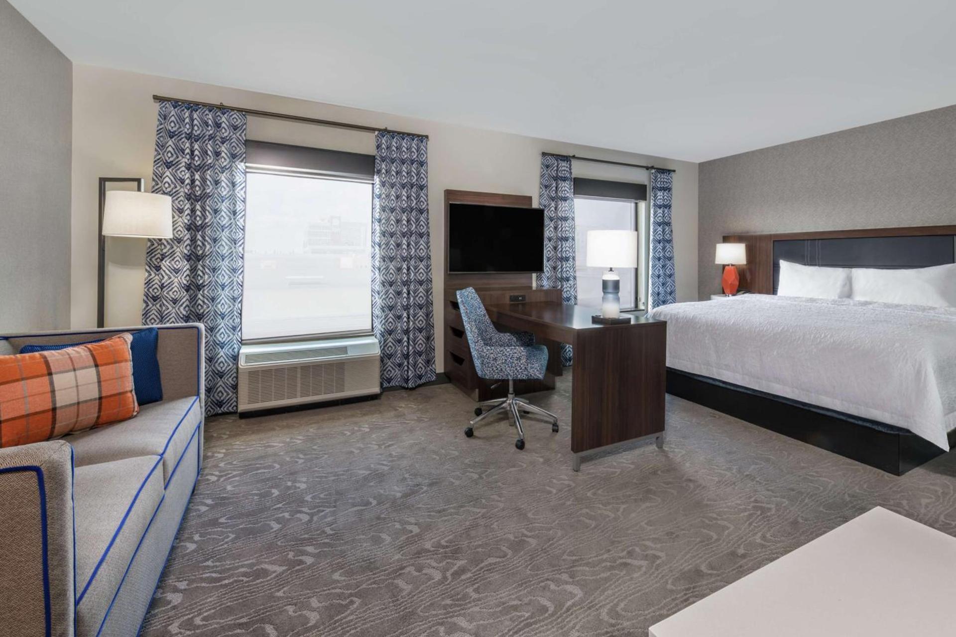 Hampton Inn & Suites Fort Wayne Downtown photo 33