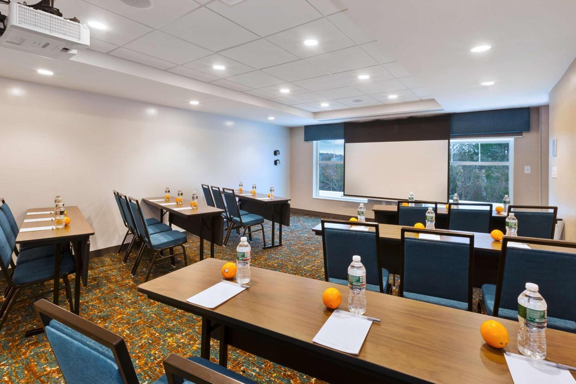 Hampton Inn Cape Cod Canal photo 38