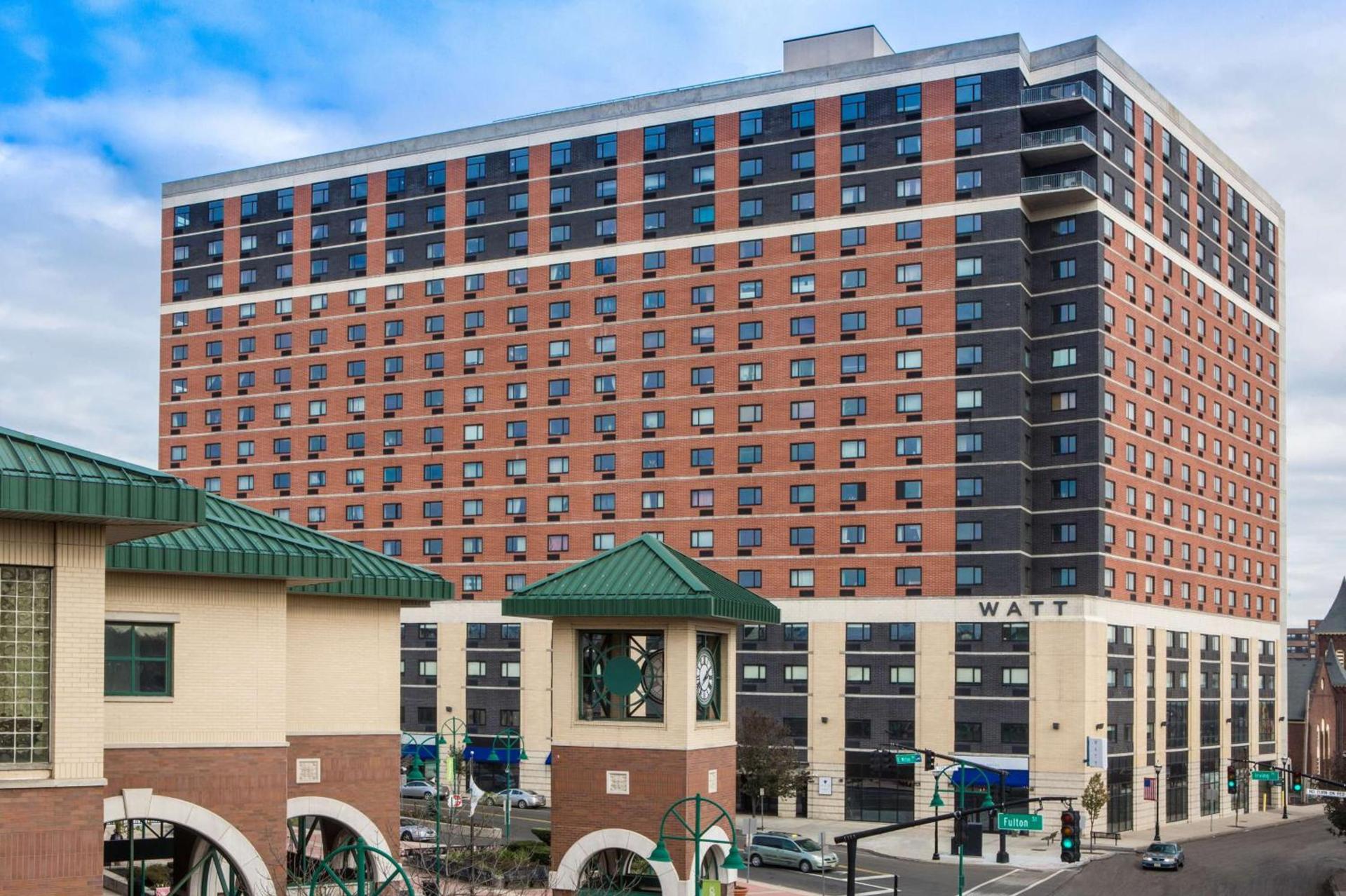 Watt Hotel Tapestry Collection by Hilton — hotel in Rahway