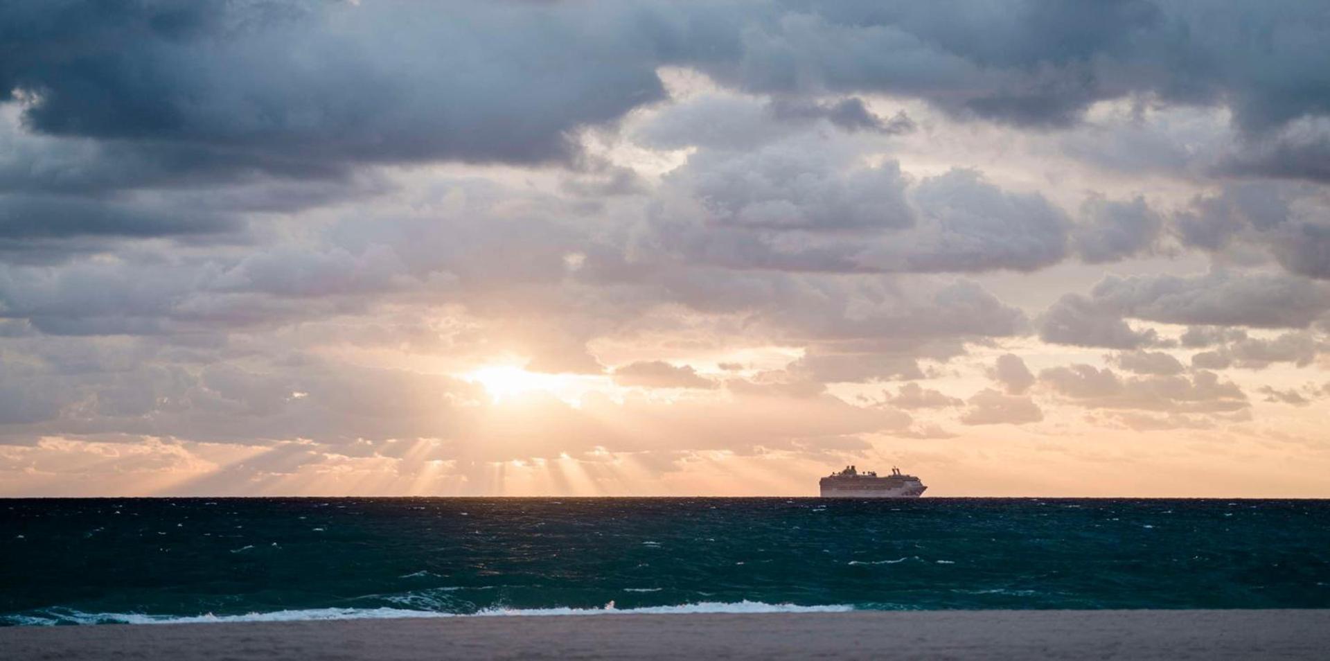 Hotel Maren Fort Lauderdale Beach, Curio Collection By Hilton photo 6