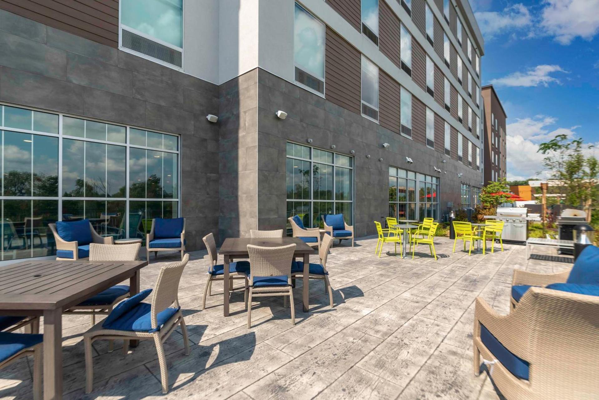 Home2 Suites By Hilton Fort Wayne North photo 2